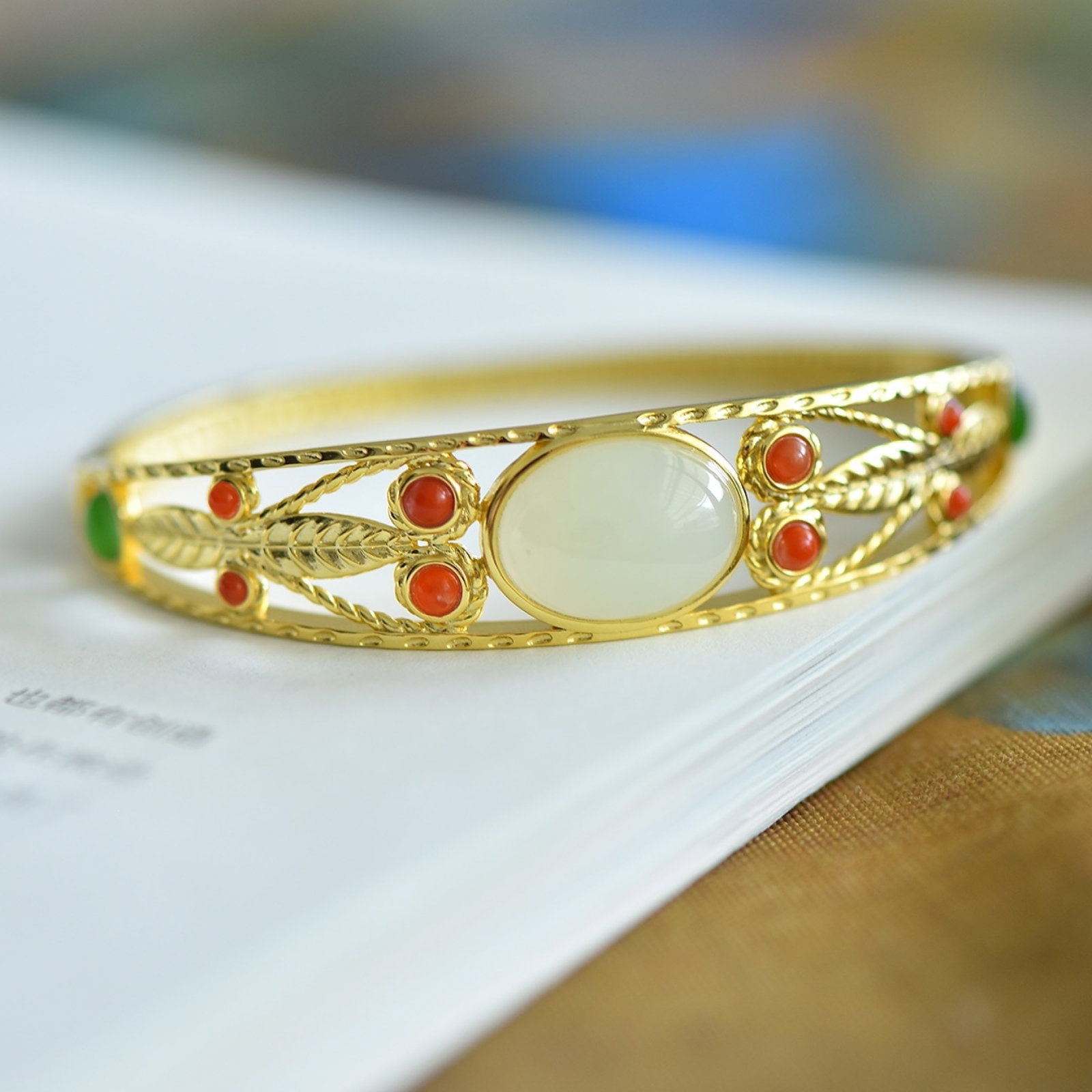 An Exquisite Sterling Silver-Gold Plated Inlaid White Jade Bracelet: An Exquisite Sterling Silver-Gold Plated Inlaid White Jade Bracelet, 纯银镀金镶白玉手镯