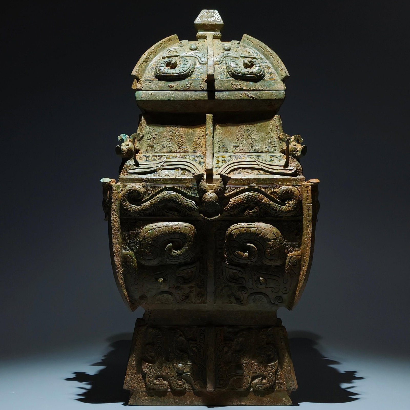 An Archaic Bronze Dragon Pattern Censer: An Archaic Bronze Dragon Pattern Censer,Shang Dynasty,China,Size:24.4inx13inx11.4in 青铜龙纹香炉,中国商代