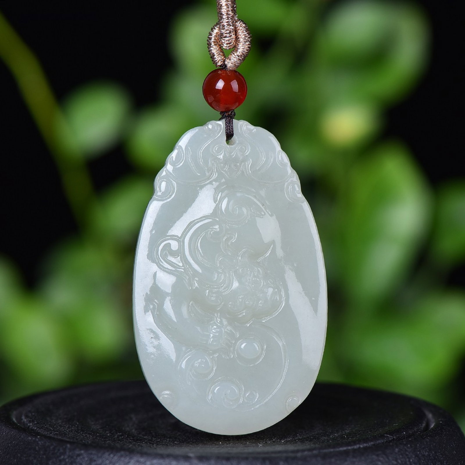 An Exquisite White Jade Wealth-Attracting Creature Pendant: An Exquisite White Jade Wealth-Attracting Creature Pendant,Size:1inx1.7in 白玉貔貅挂件
