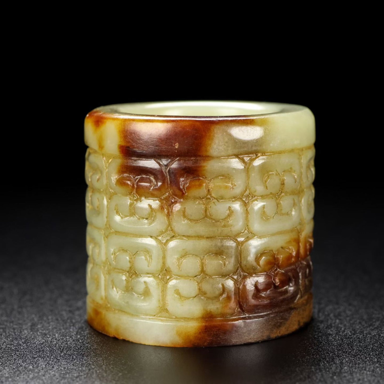 An Exquisite White Jade Auspicious Cloud Pattern Thumb Ring - 8