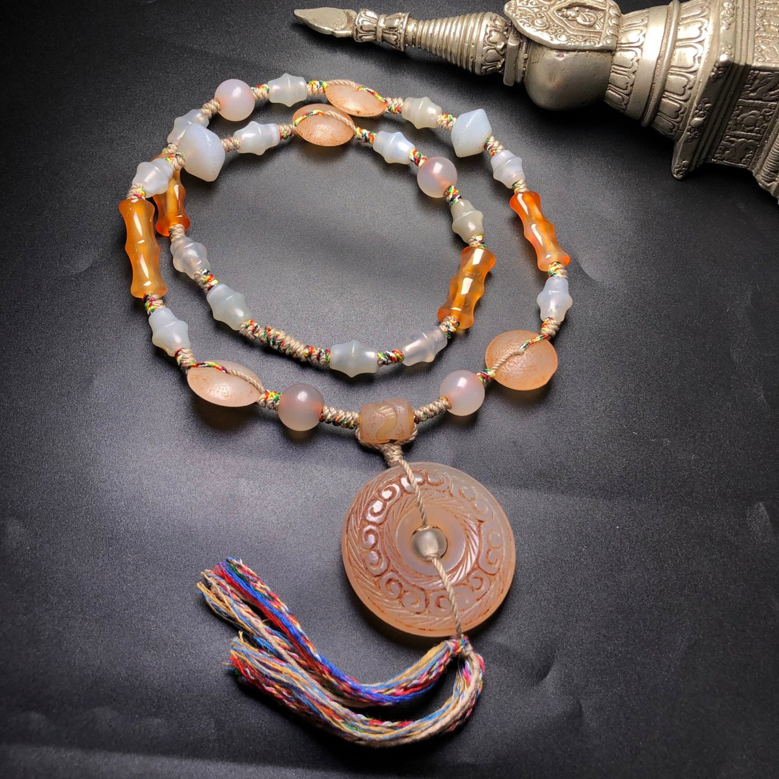 A Precious Agate Necklace - 2