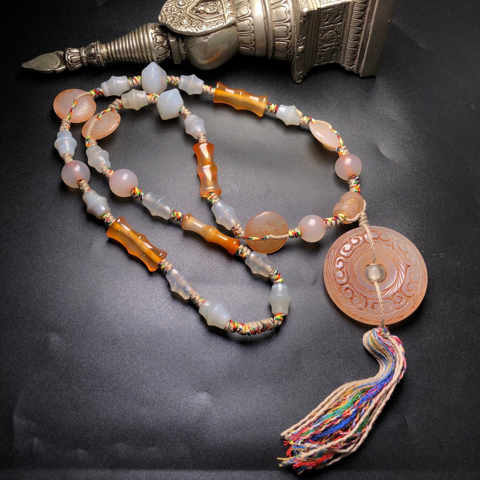 A Precious Agate Necklace - 3
