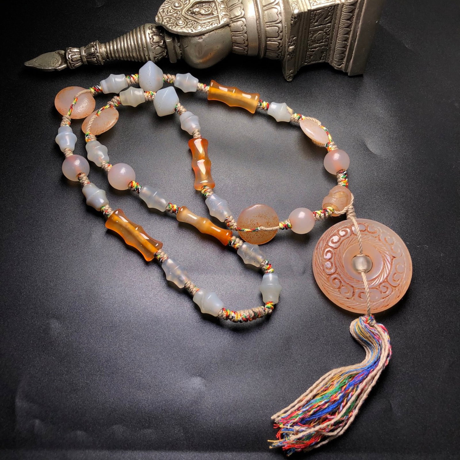 A Precious Agate Necklace - 4