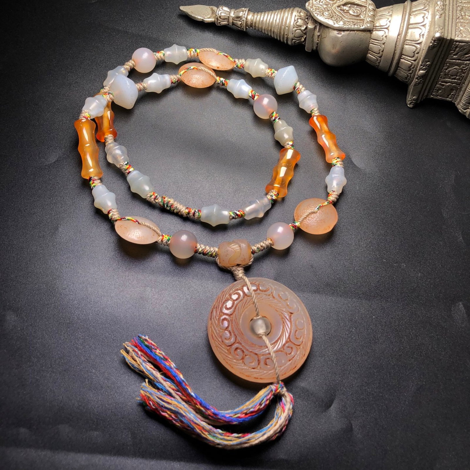 A Precious Agate Necklace - 6