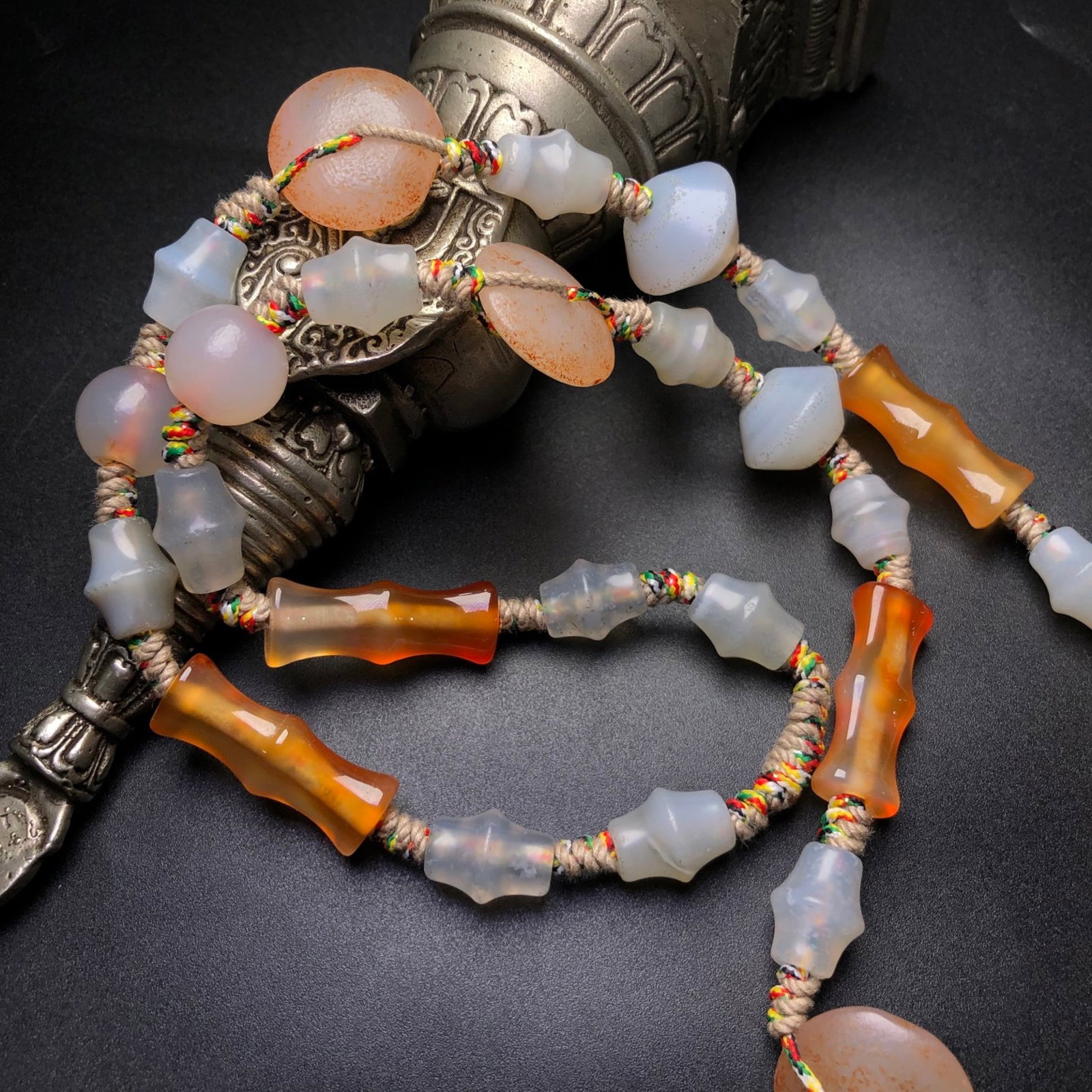 A Precious Agate Necklace - 7