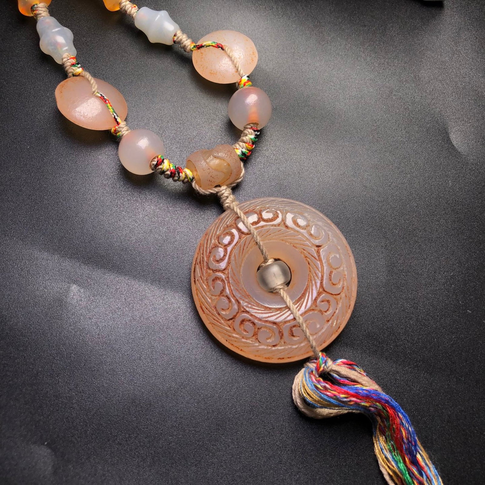 A Precious Agate Necklace - 8