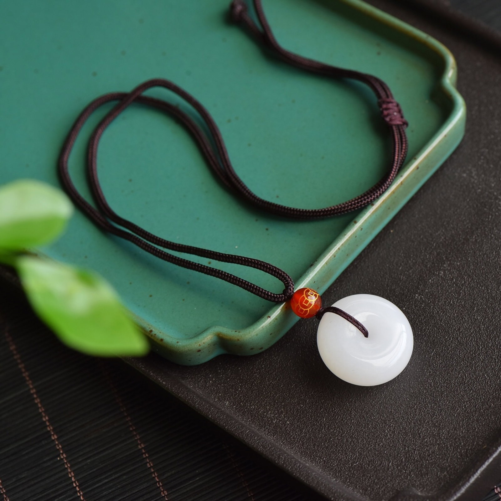 An Exquisite White Jade Pendant: An Exquisite White Jade Pendant,Size:1inx1in 白玉挂件