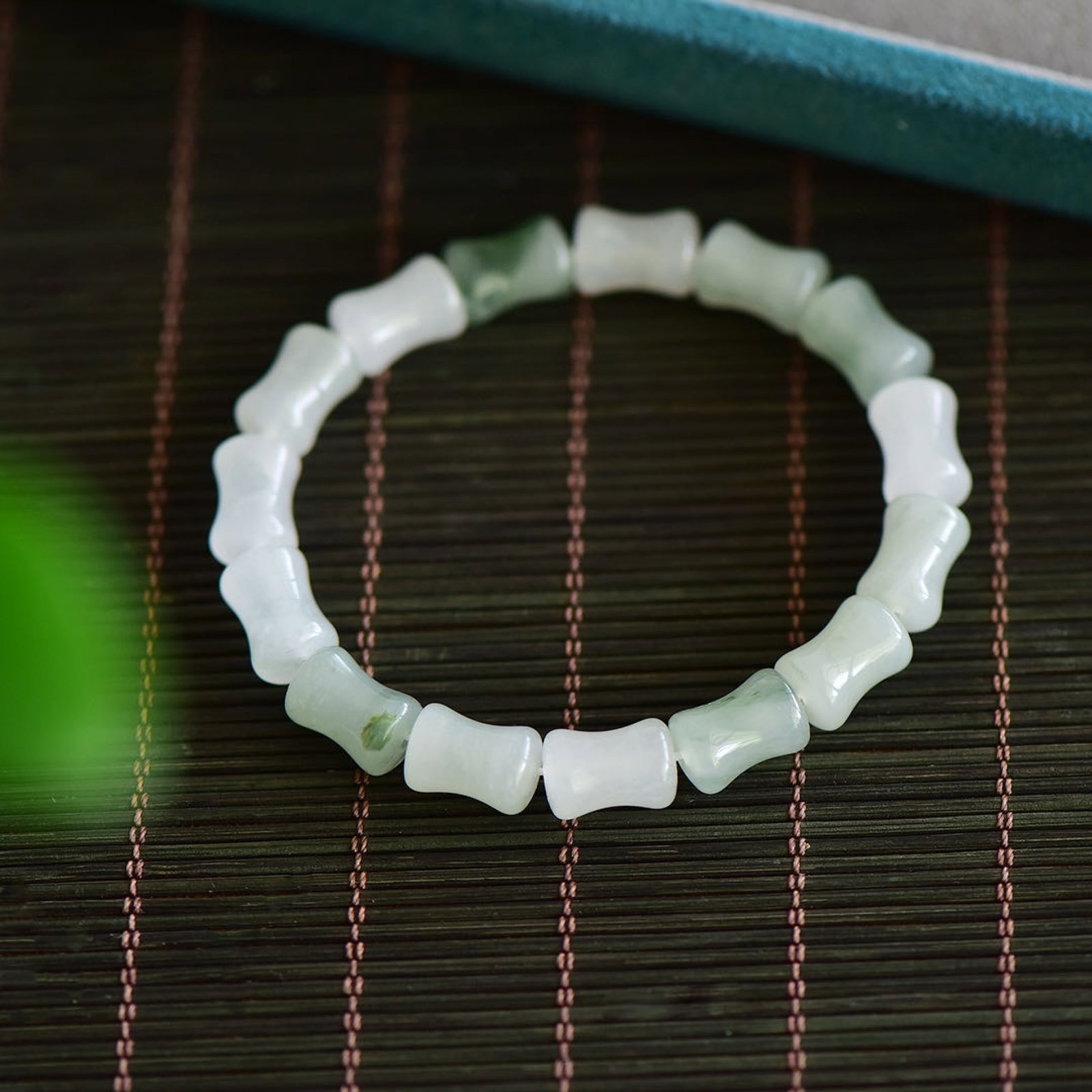 An Exquisite White Jade Bracelet: An Exquisite White Jade Bracelet,Size:0.3inx0.5in*15 白玉手串