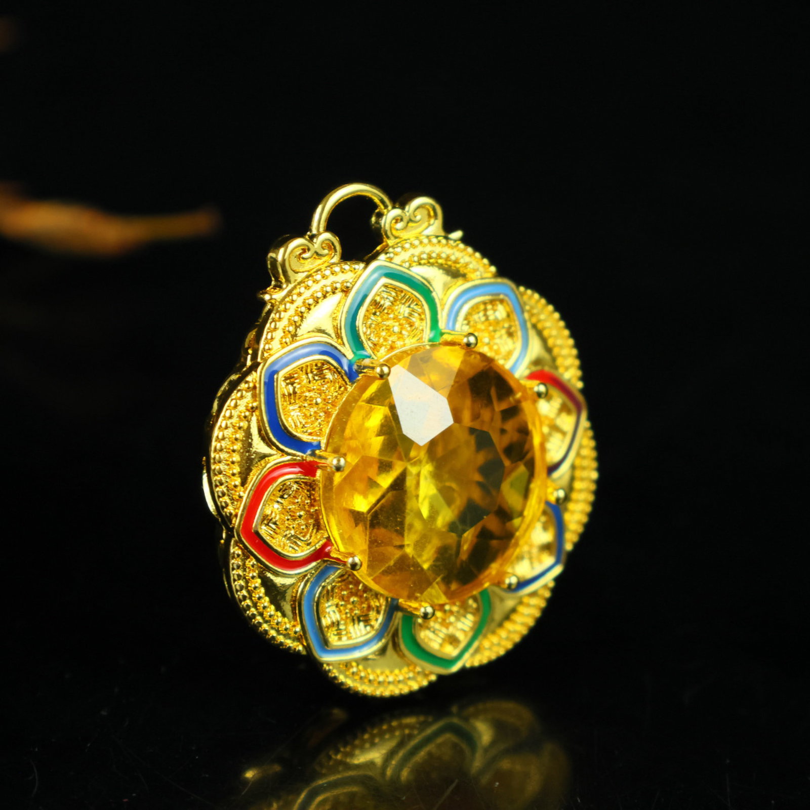 An Exquisite Pendant - 3