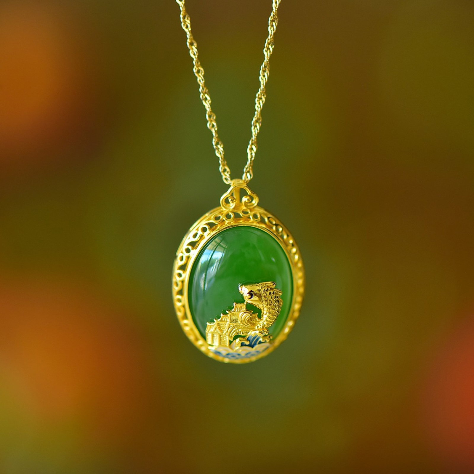 An Exquisite Sterling Silver-Gold Plated Inlaid Jasper Pendant: An Exquisite Sterling Silver-Gold Plated Inlaid Jasper Pendant,Size:0.6inx0.8in 纯银镀金镶碧玉吊坠