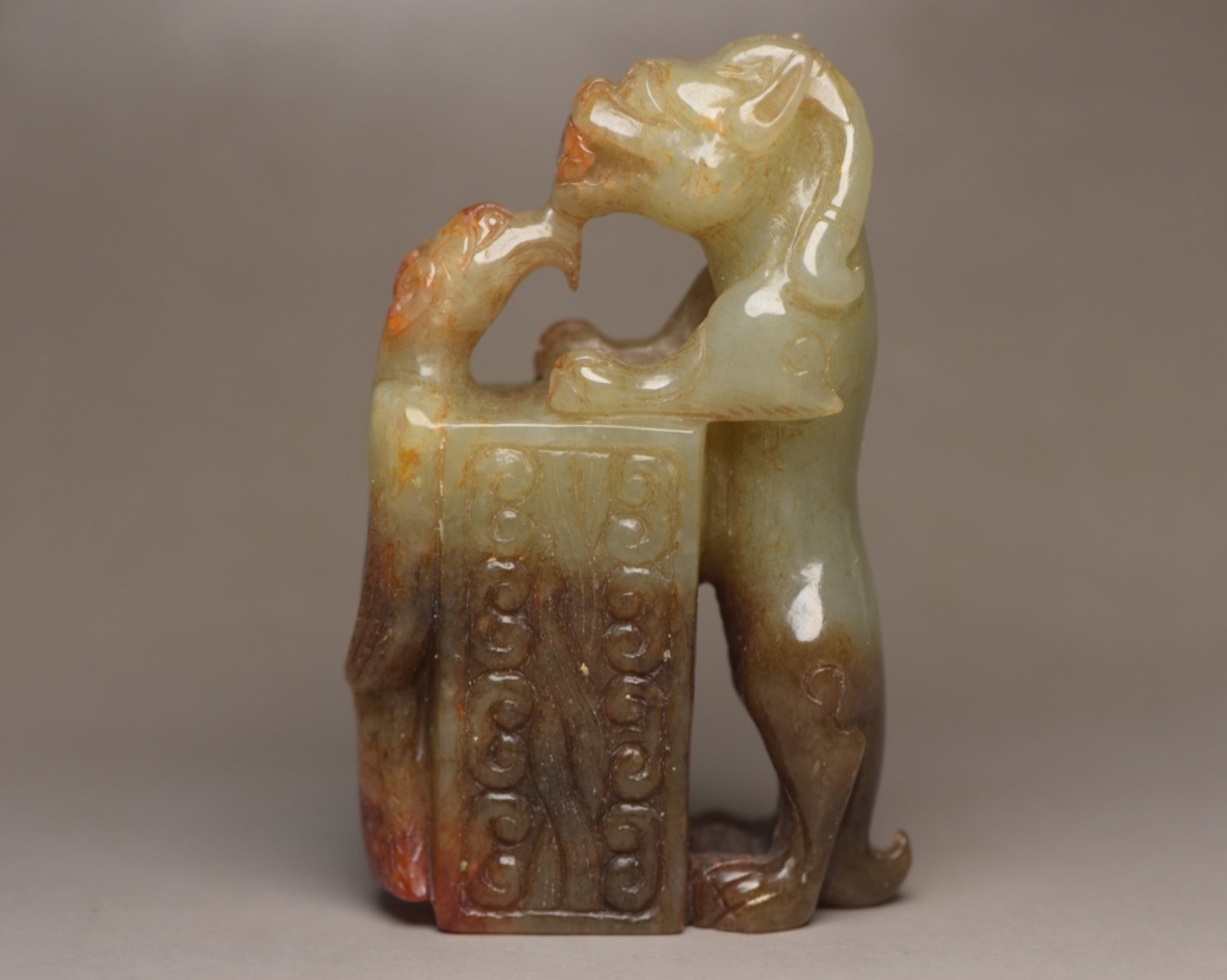 An Exquisite White Jade Dragon and Phoenix Seal: An Exquisite White Jade Dragon and Phoenix Seal,Qing Dynasty,China,Size:2.7inx1.7inx0.8in,Weight:102g 白玉龙凤印章,中国清代