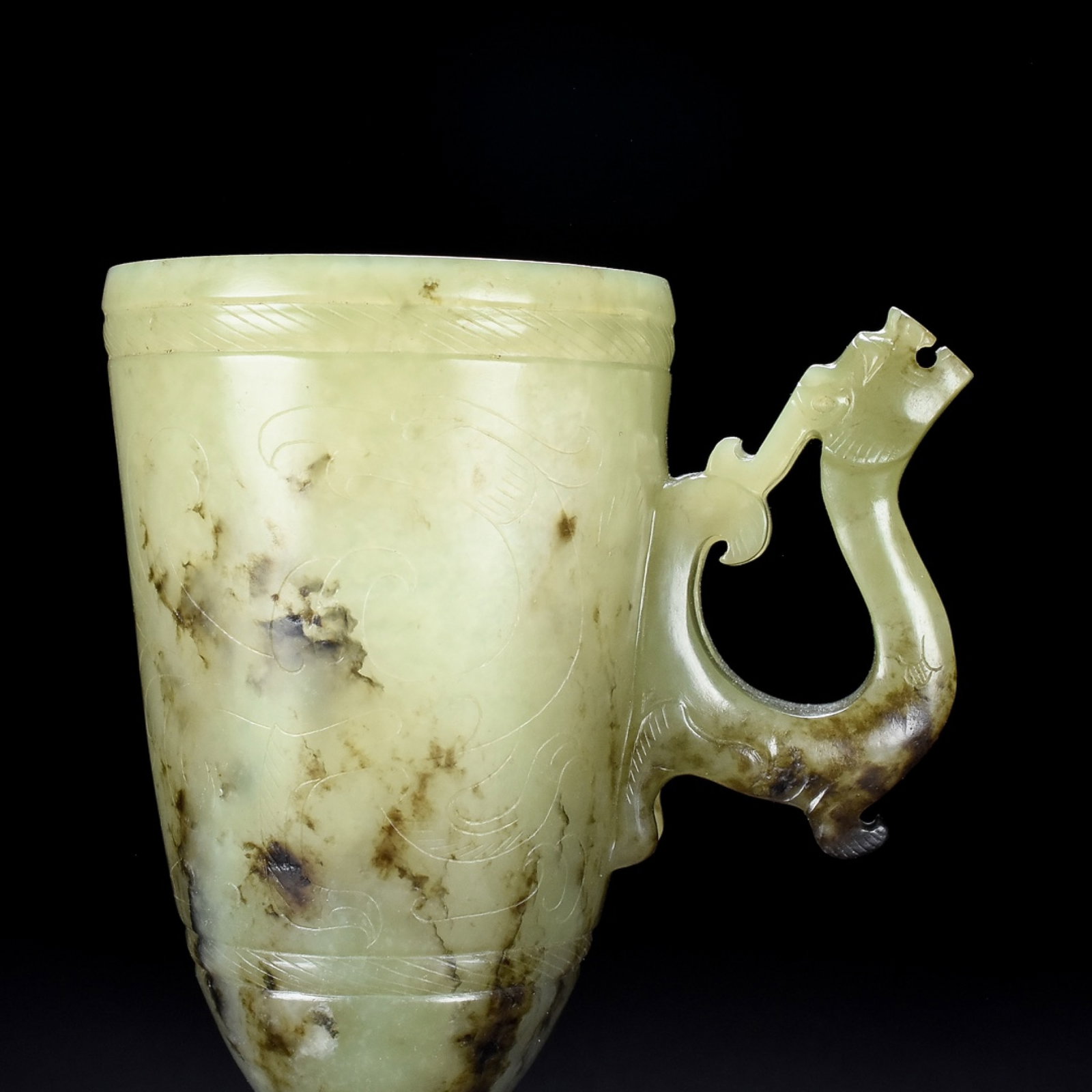 An Archaic Gaogu yu Dragon Pattern Cup - 2