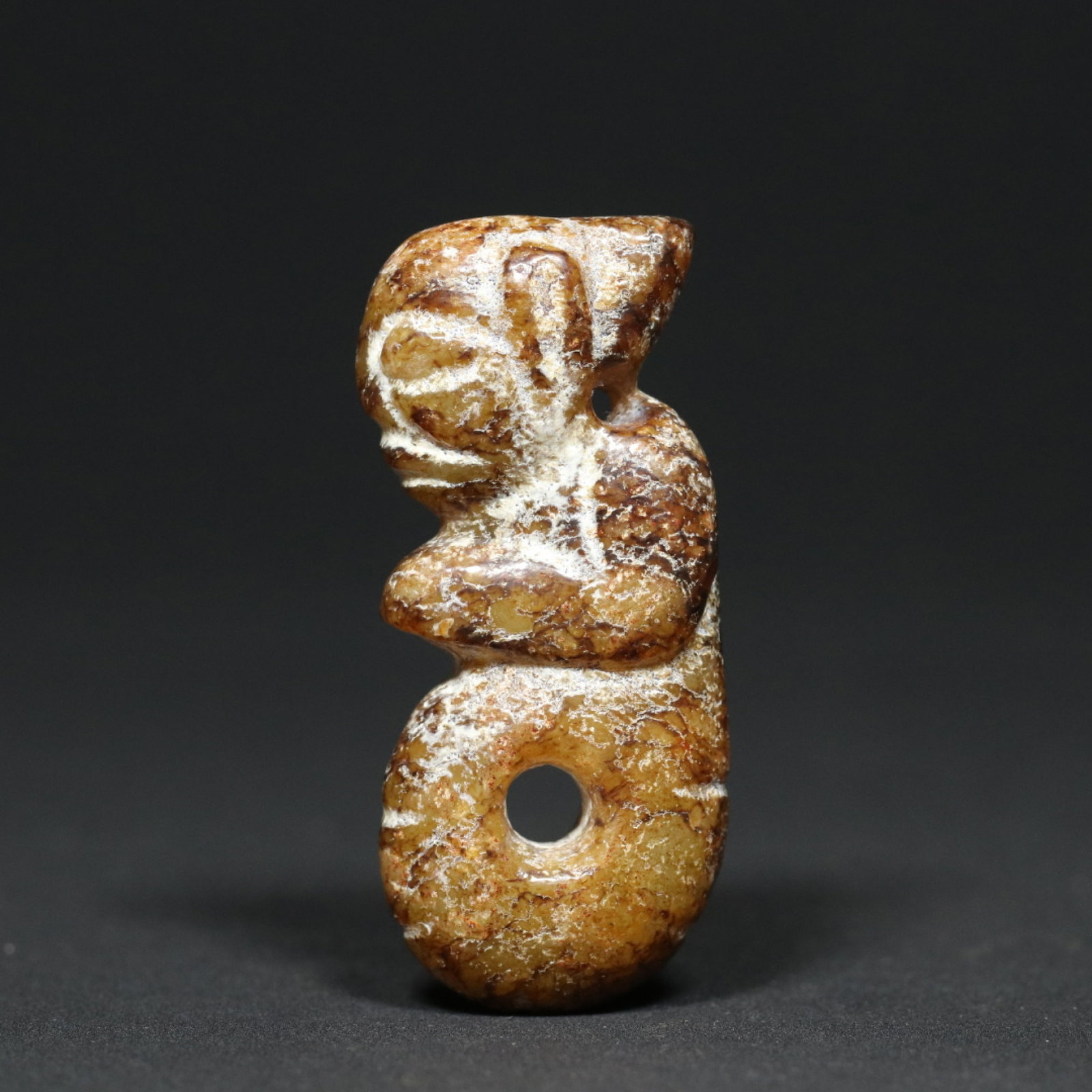 An Exquisite Archaic Jade Pendant: An Exquisite Archaic Jade Pendant,Ancient Time,China,Size:2.6inx1.1inx0.7in,Weight:55g 高古玉挂件,中国远古时期