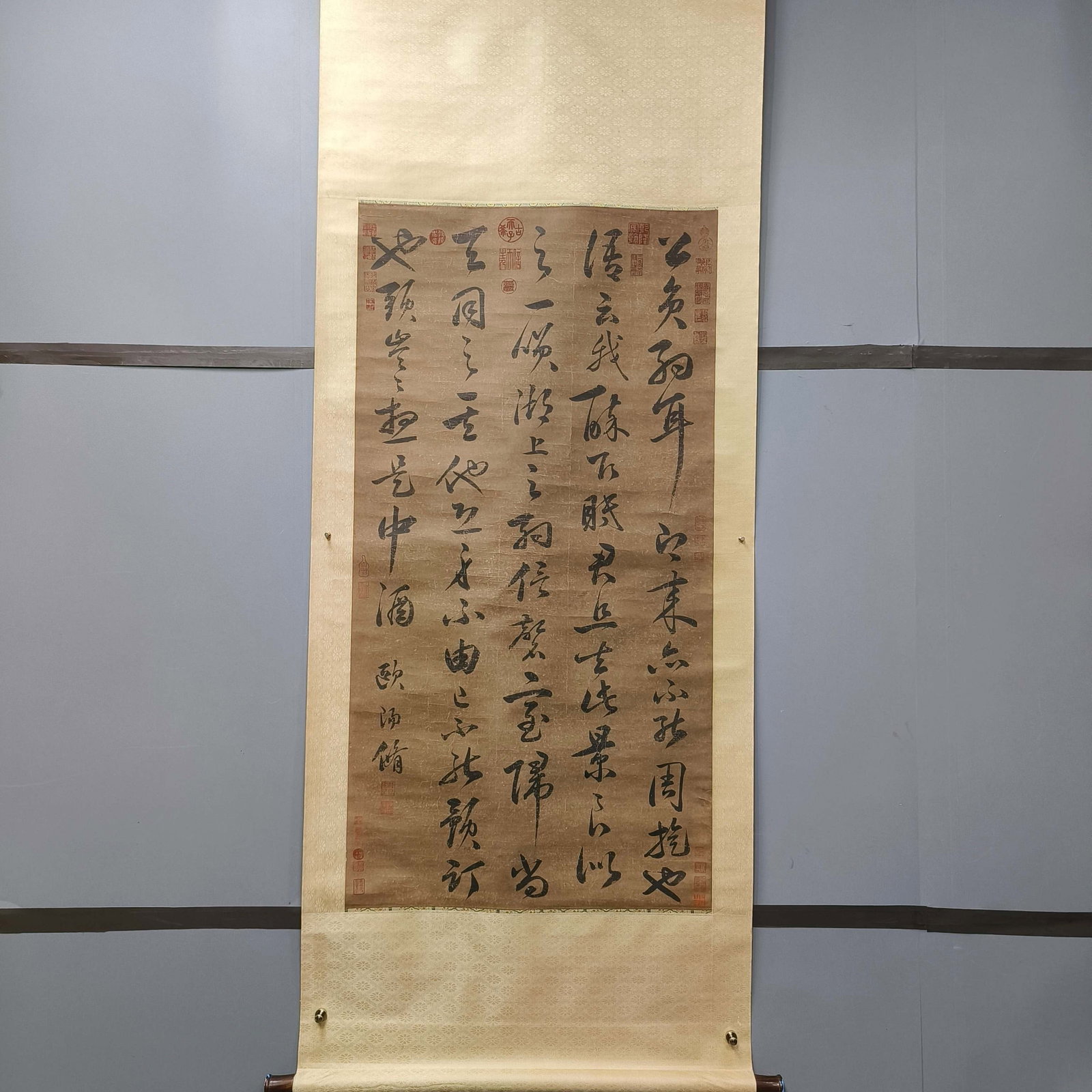 A Chinese Vertical Scroll Ink Calligraphy on Paper: A Chinese Vertical Scroll Ink Calligraphy on Paper,Ouyang Xiu,Size:50inx25.6in 一幅中国水墨书法立轴,欧阳修