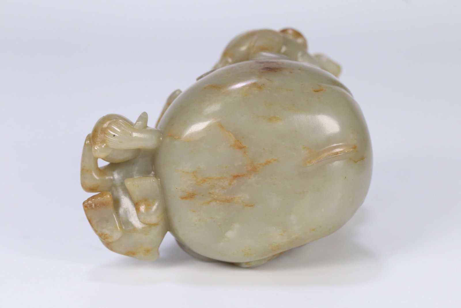 An Exquisite White Jade Monkey Pattern Vase - 6