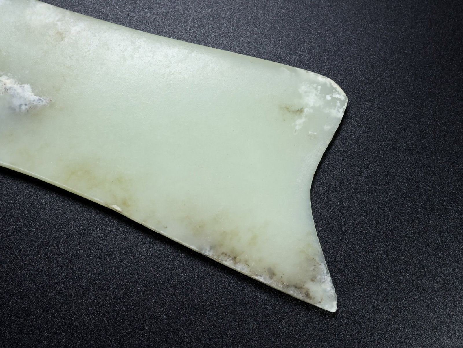 An Exquisite White Jade Axe - 9