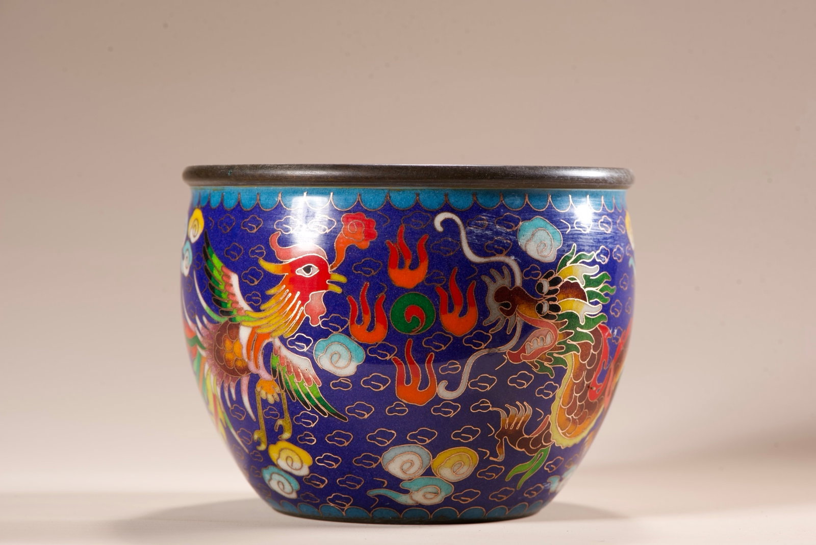 An Exquisite Cloisonne Dragon and Phoenix Pattern Vat: An Exquisite Cloisonne Dragon and Phoenix Pattern Vat,Qing Dynasty,China,Size:4.5inx5.9in,Weight:1120g 景泰蓝龙凤纹缸,中国清代