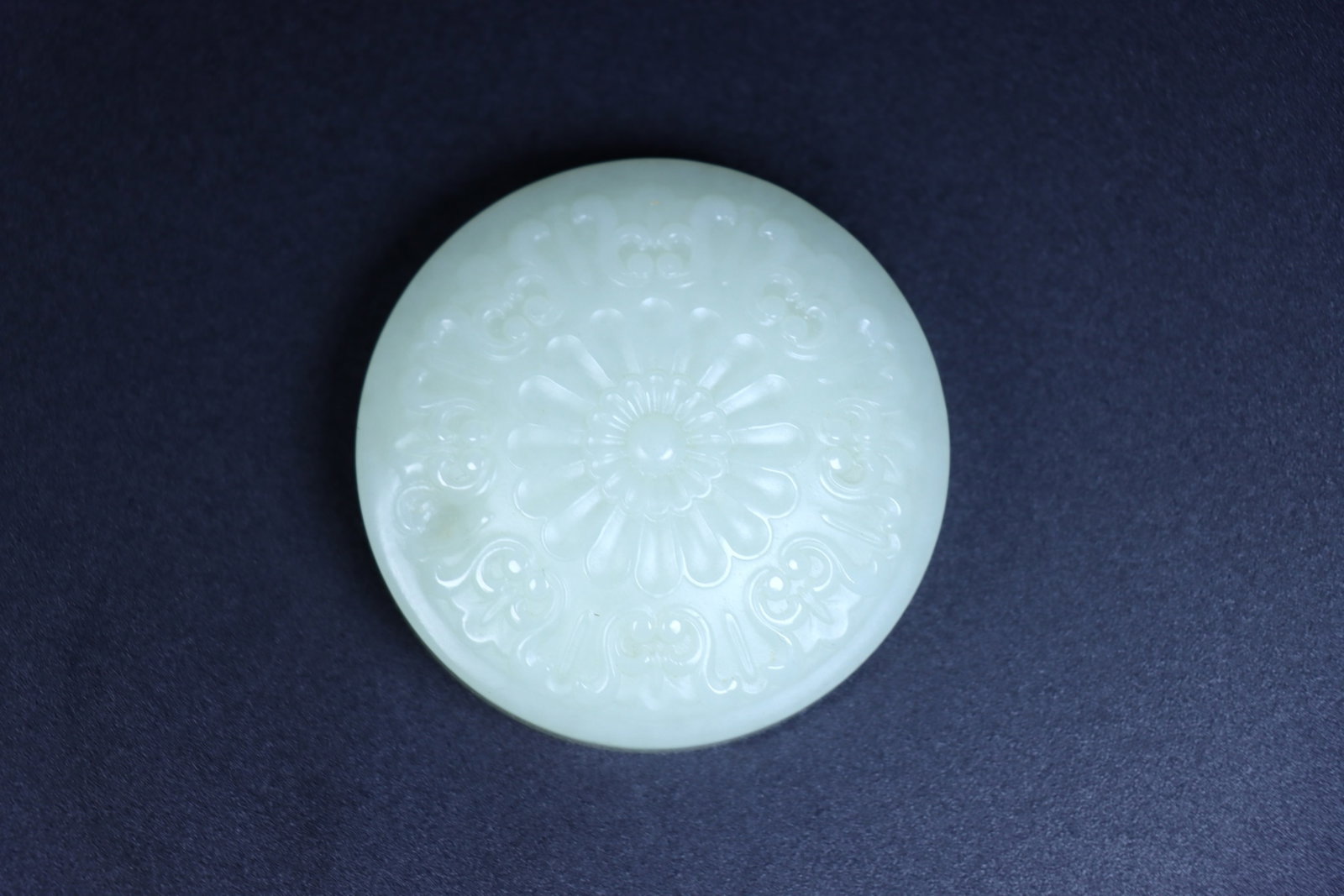 An Exquisite White Jade Flower Pattern Box - 3