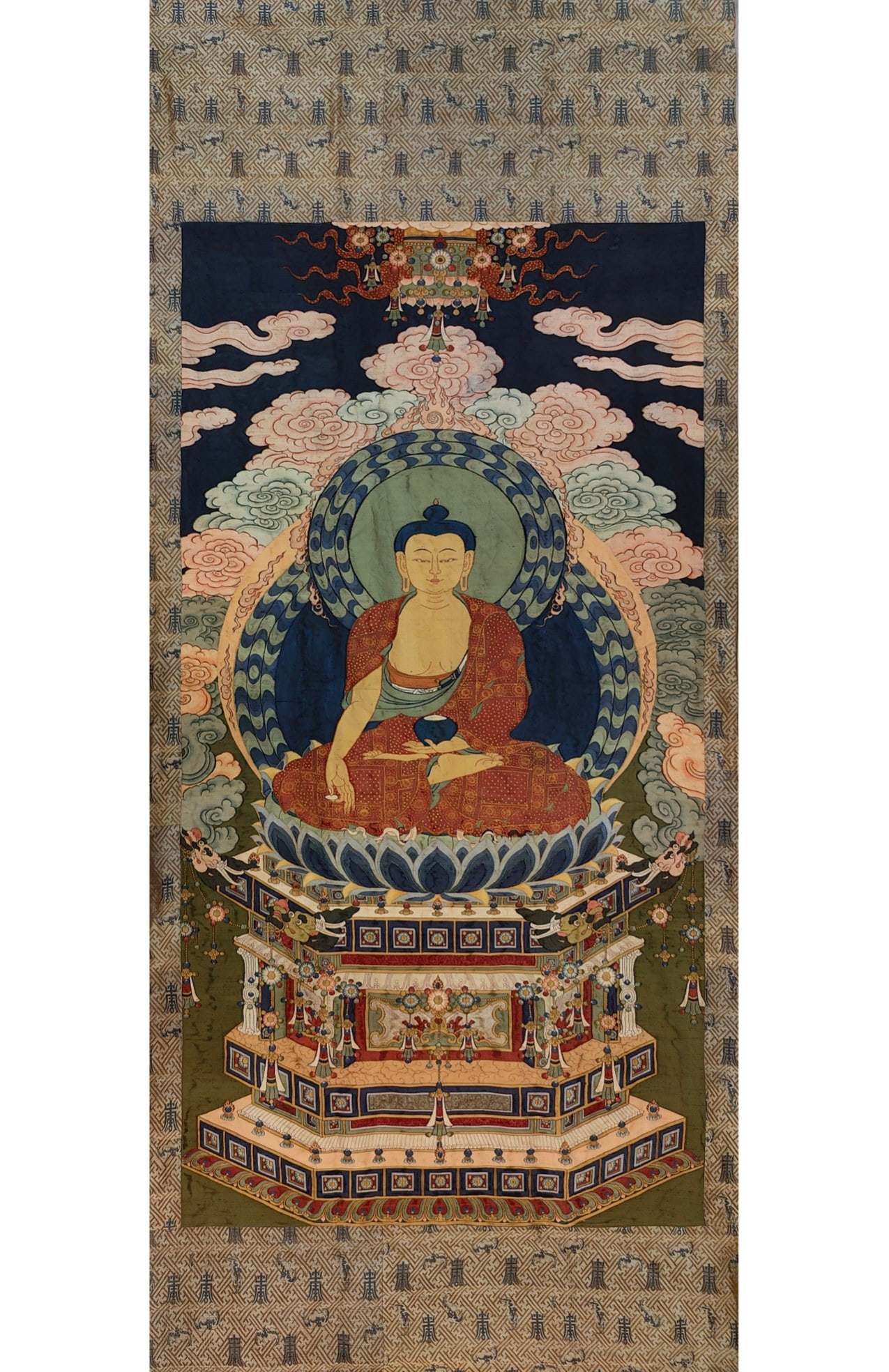 An exquisite kesi thangka with image of Sakyamuni (1 of 7)