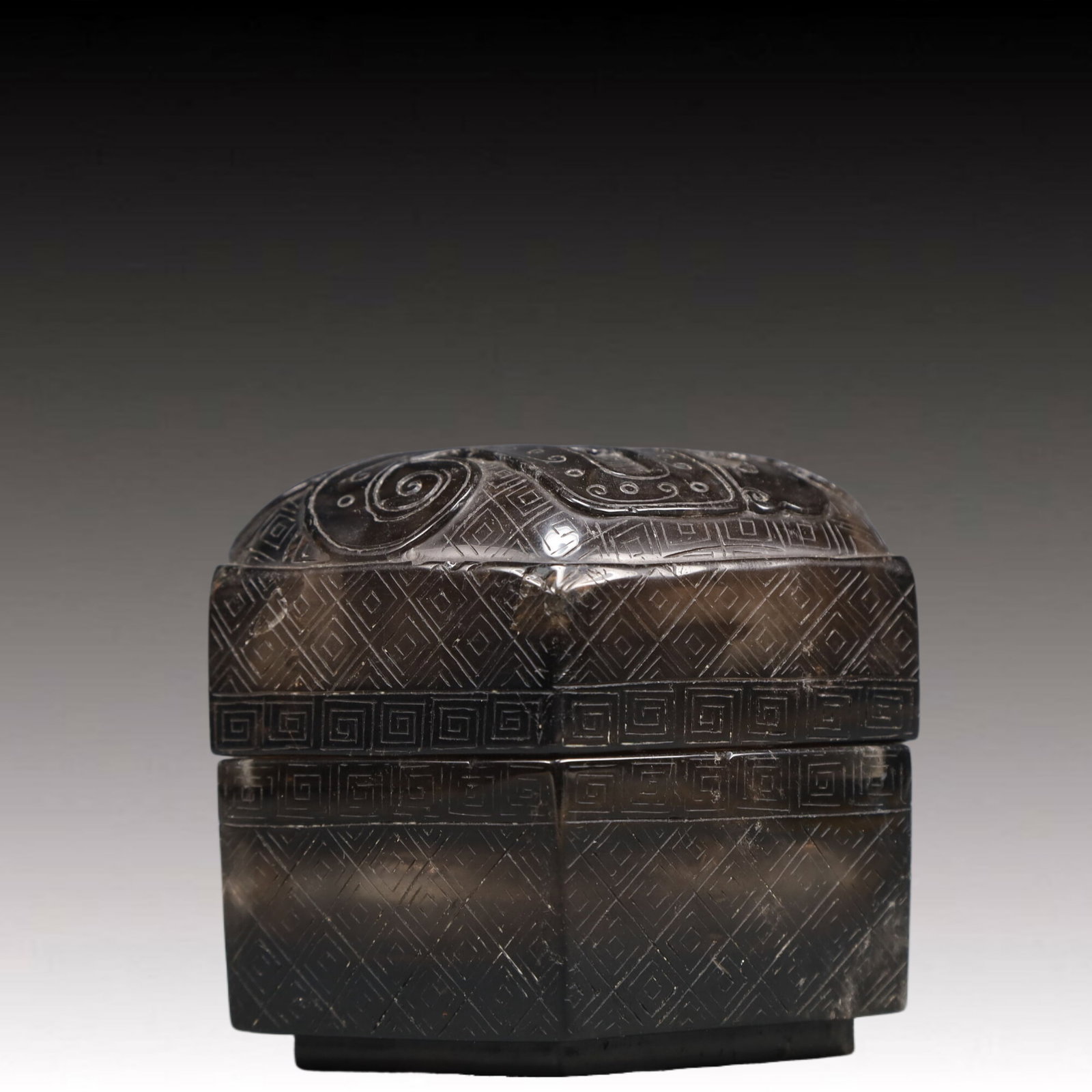 An Exquisite Crystal Beast-Face Pattern Box - 2