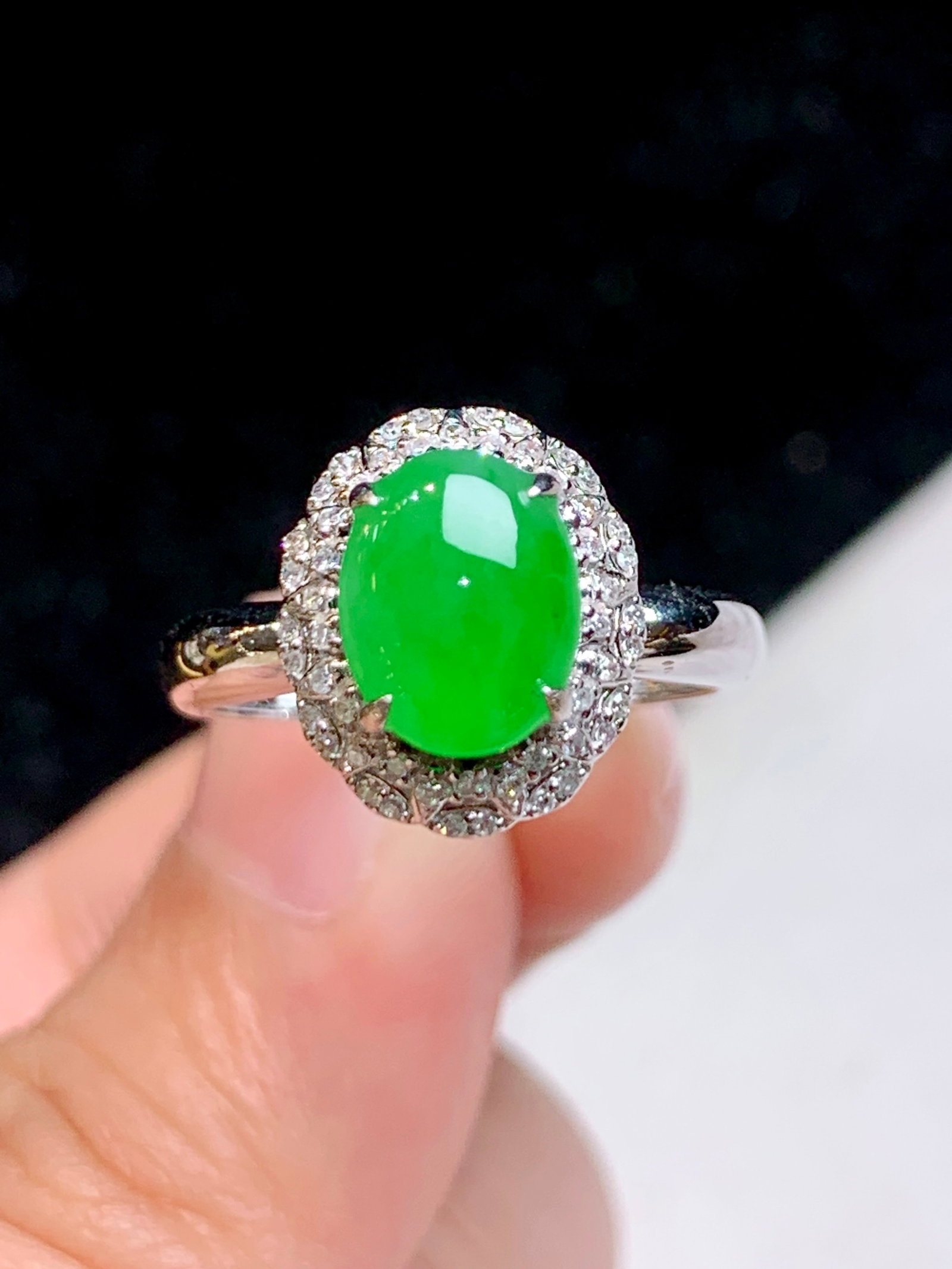 An Exquisite 18k Gold Diamond Inlaid Jadeite Ring: An Exquisite 18k Gold Diamond Inlaid Jadeite Ring,Size(Loose Stone):0.3inx0.3in #12.5 18k金钻镶嵌翡翠戒指