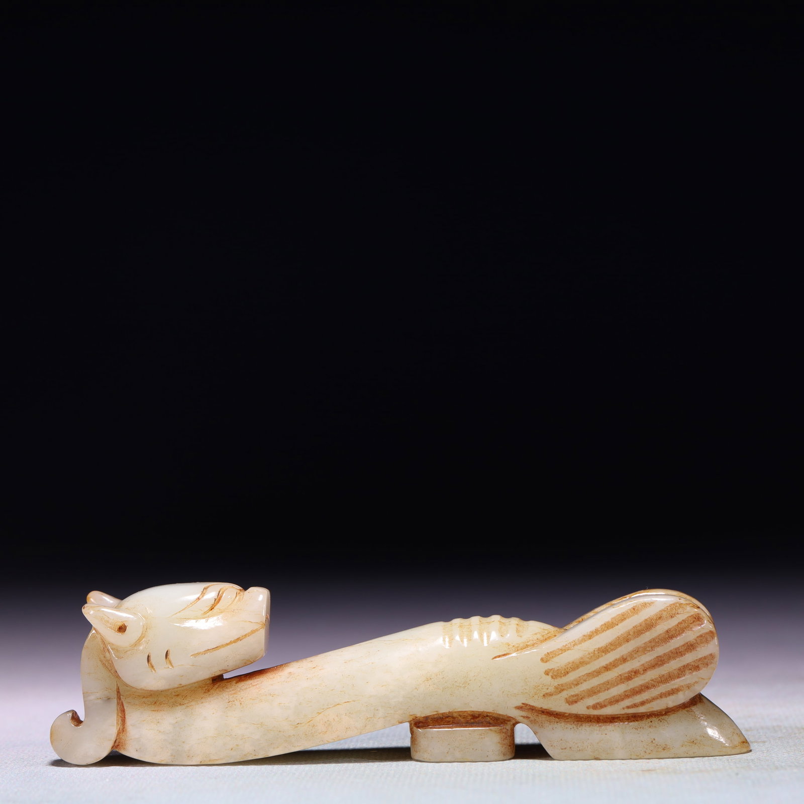 An Exquisite White Jade Beast Ruyi: An Exquisite White Jade Beast Ruyi,Qing Dynasty,China,Size:5.1inx0.8inx1.2in,Weight:138g 白玉兽如意,中国清代