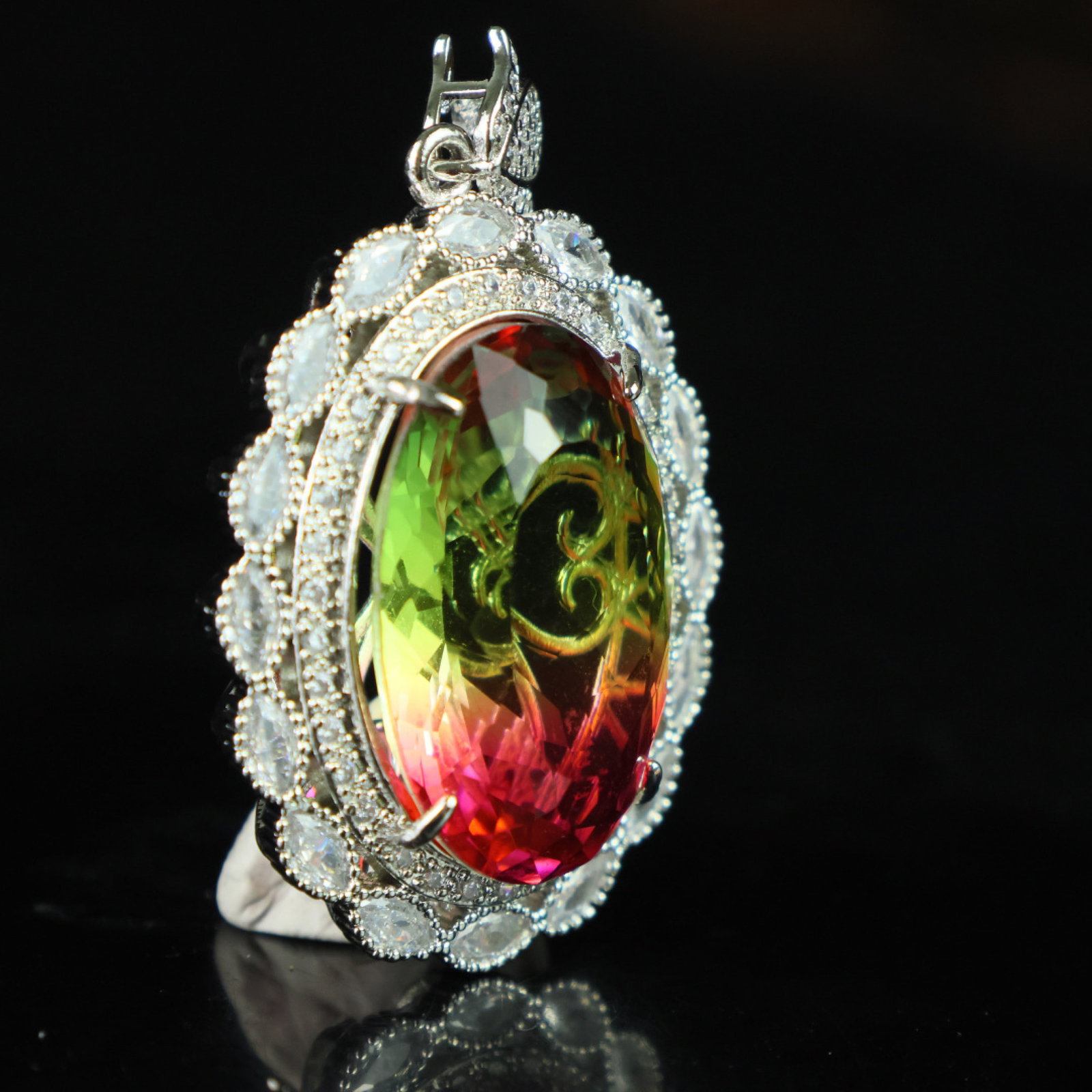 An Exquisite Pendant - 3