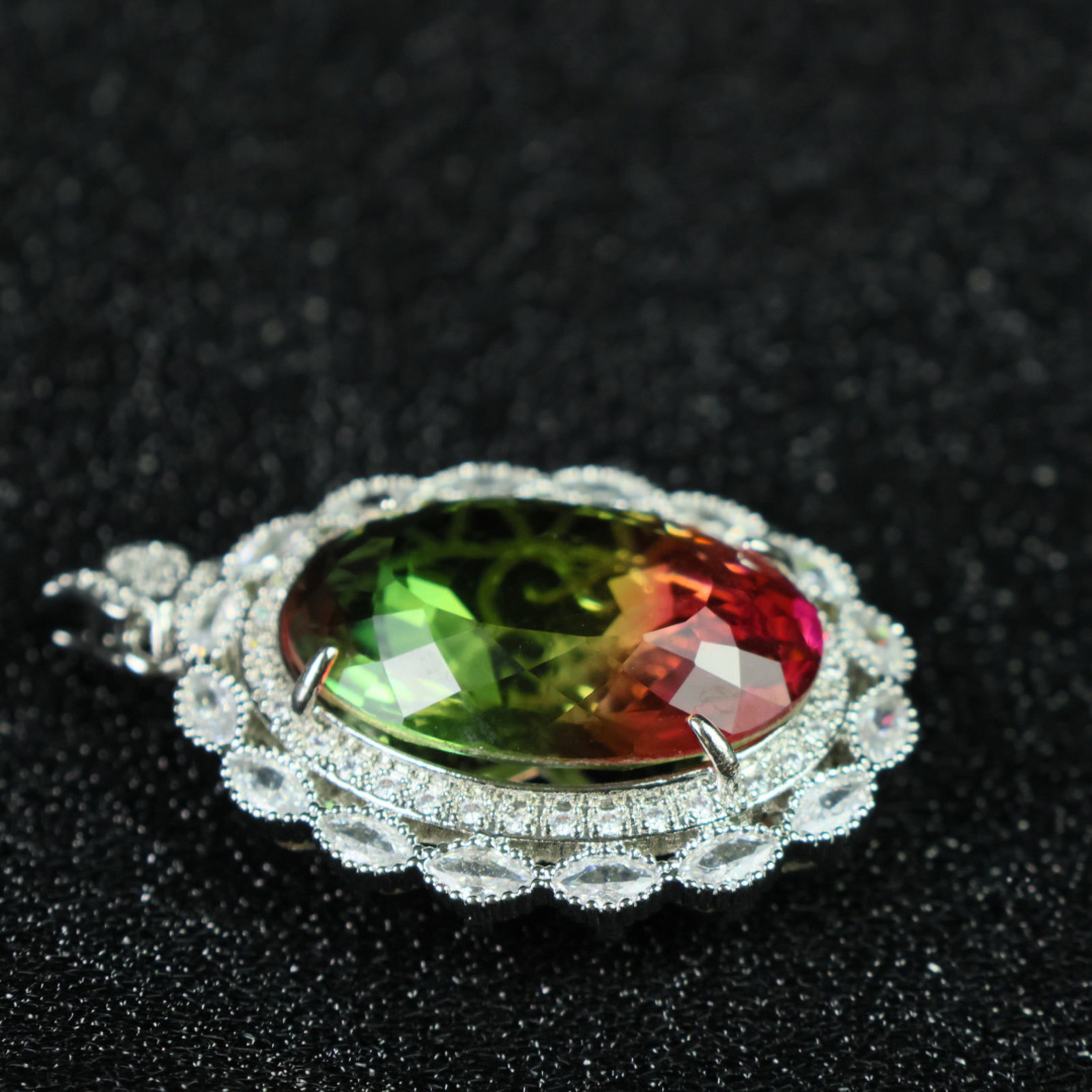 An Exquisite Pendant - 7