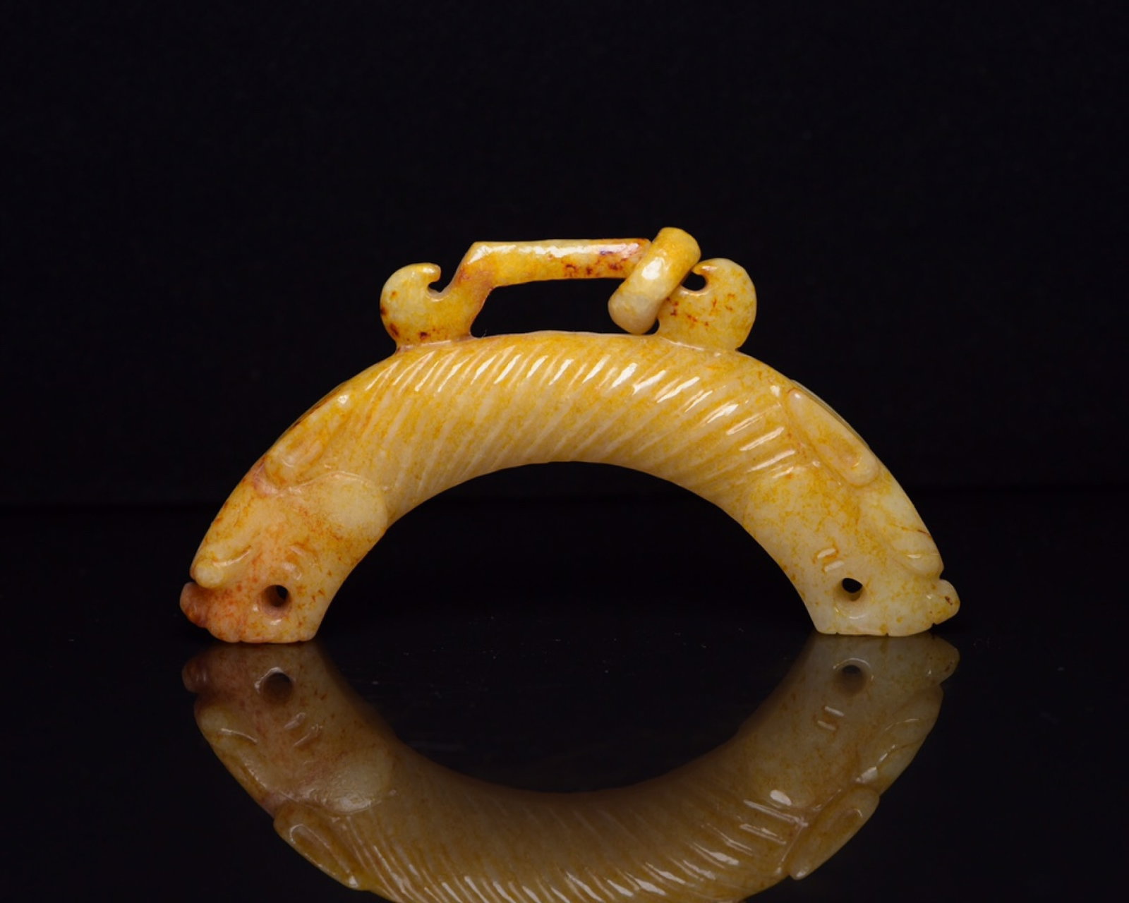 An Exquisite White Jade Pendant: An Exquisite White Jade Pendant,Qing Dynasty,China,Size:4.3inx2.4inx0.6in,Weight:101g 白玉挂件,中国清代
