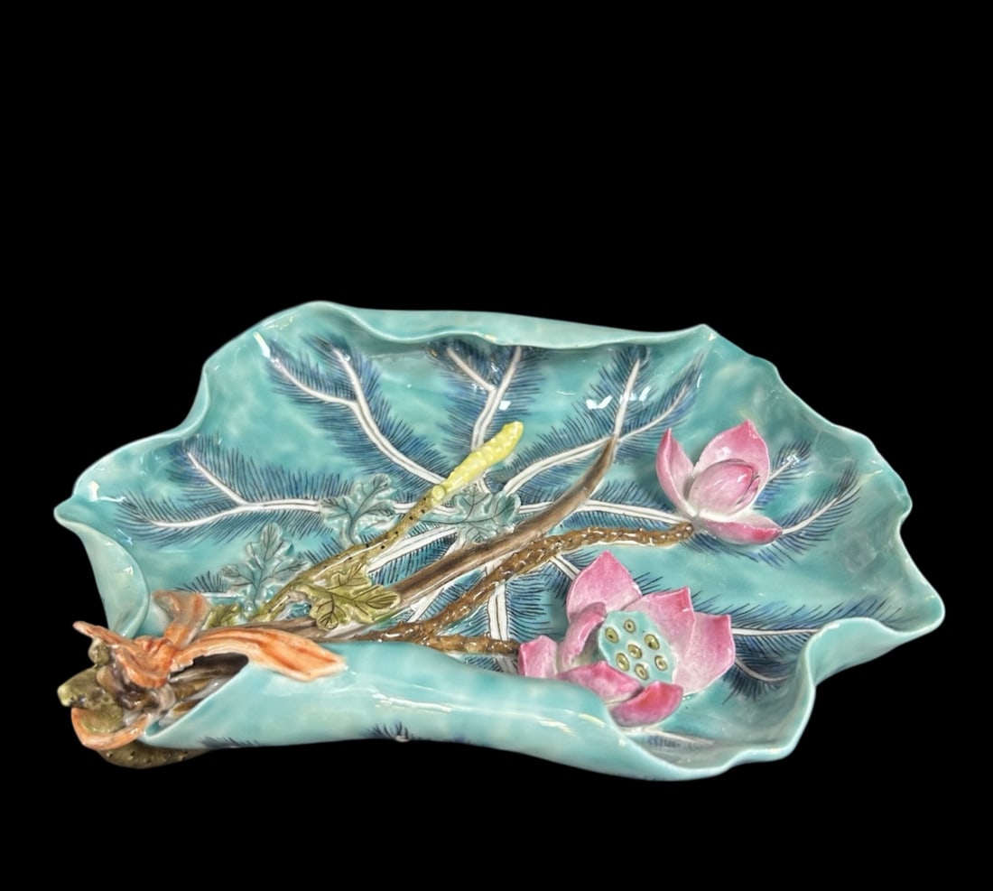 An Exquisite Famille-Rose Lotus Pattern Plate: An Exquisite Famille-Rose Lotus Pattern Plate,Qing Dynasty,China,Size:5.7inx1.6in