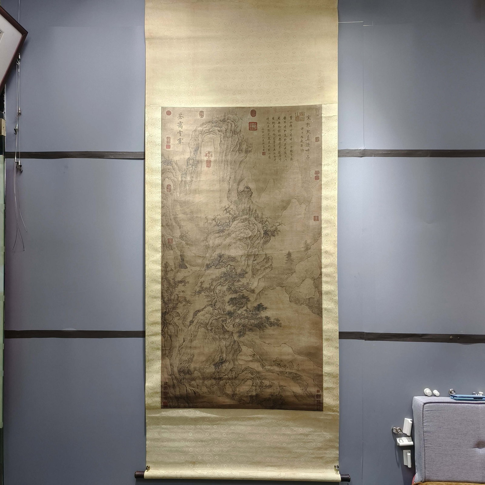 A Chinese Vertical Scroll Ink Painting of Landscape on Paper: A Chinese Vertical Scroll Ink Painting of Landscape on Paper,Guo Xi,Size:66.1inx35in 一幅中国水墨山水画立轴,郭熙