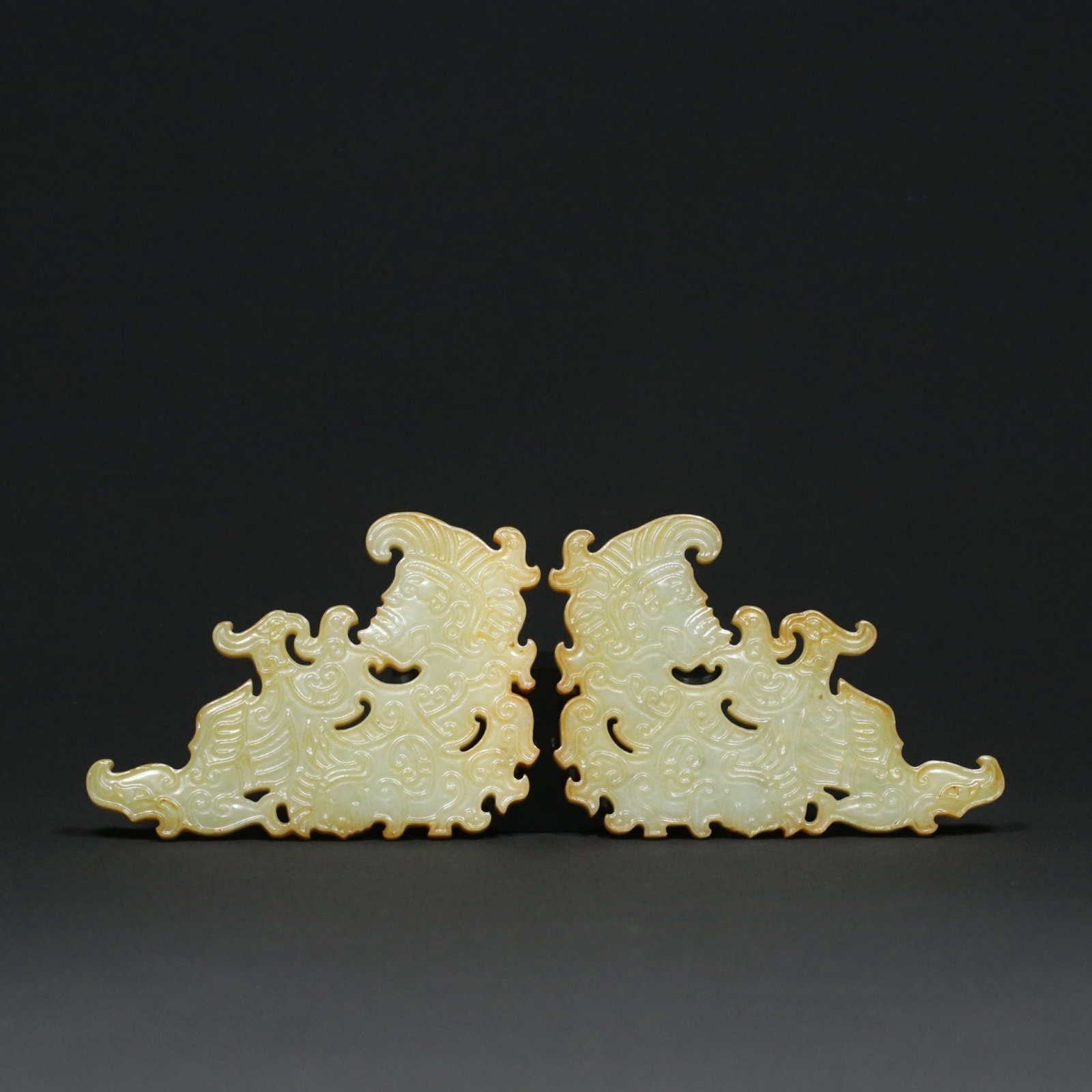 A Pair of Exquisite White Jade Figure Pattern Ornaments: A Pair of Exquisite White Jade Figure Pattern Ornaments,Qing Dynasty,China,Size:4.3inx3.1inx0.4in,Weight:230.2g 一对白玉人物纹摆件,中国