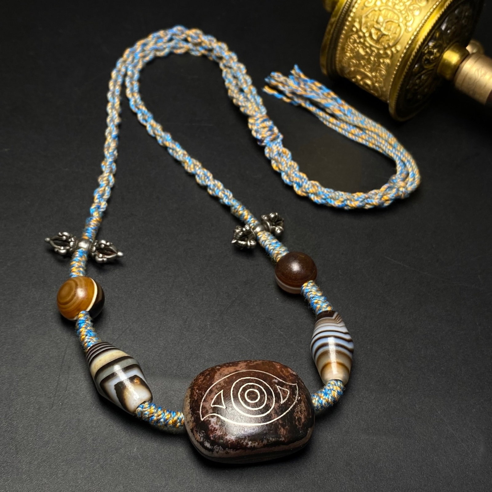 A Precious Agate Necklace: A Precious Agate Necklace,Size:1.4inx1inx0.7in 玛瑙项链