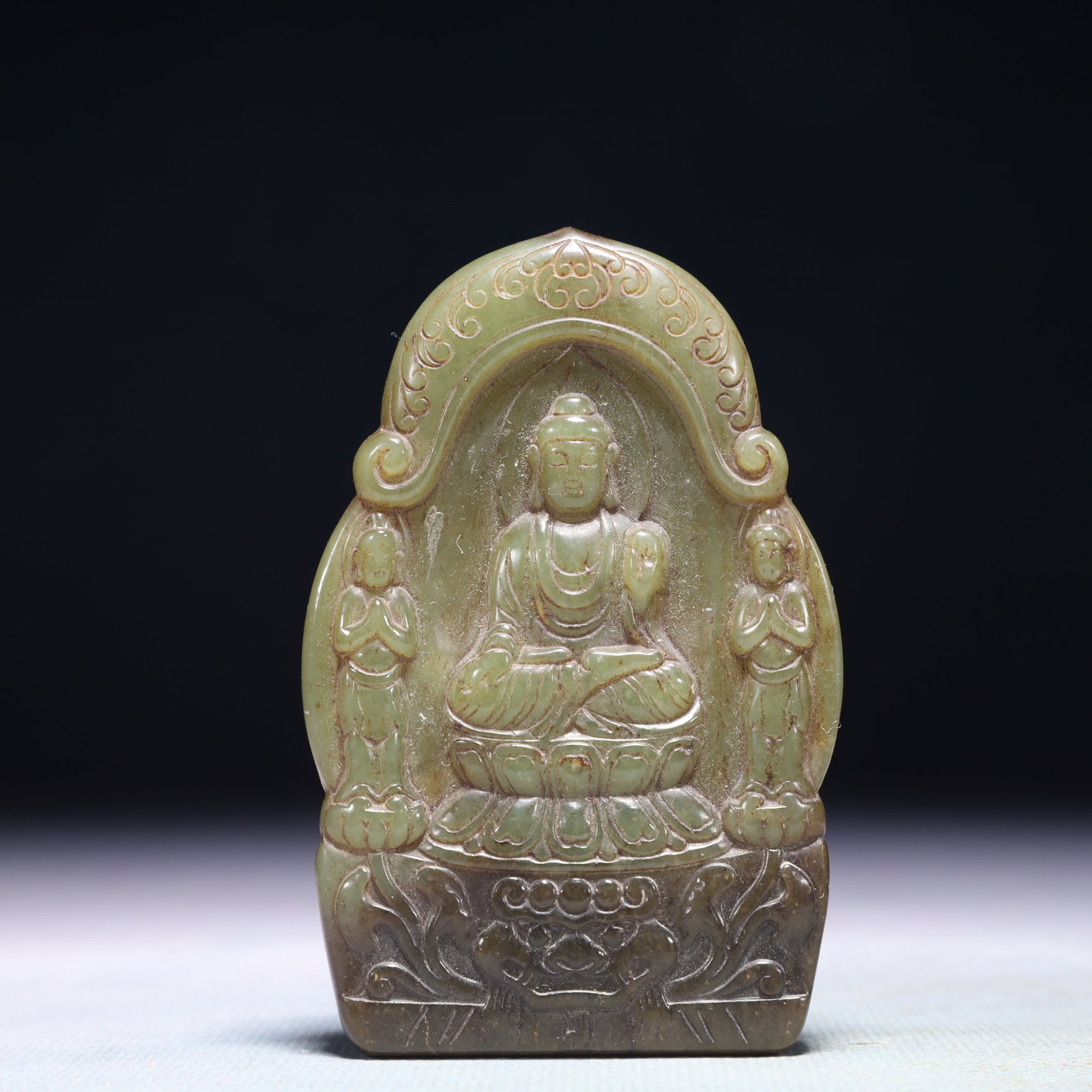 An Exquisite Green Jade Buddha Statue Pattern Ornament: An Exquisite Green Jade Buddha Statue Pattern Ornament,Qing Dynasty,China,Size:2inx3.2in,Weight:70.6g 青玉佛像纹摆件,中国清代