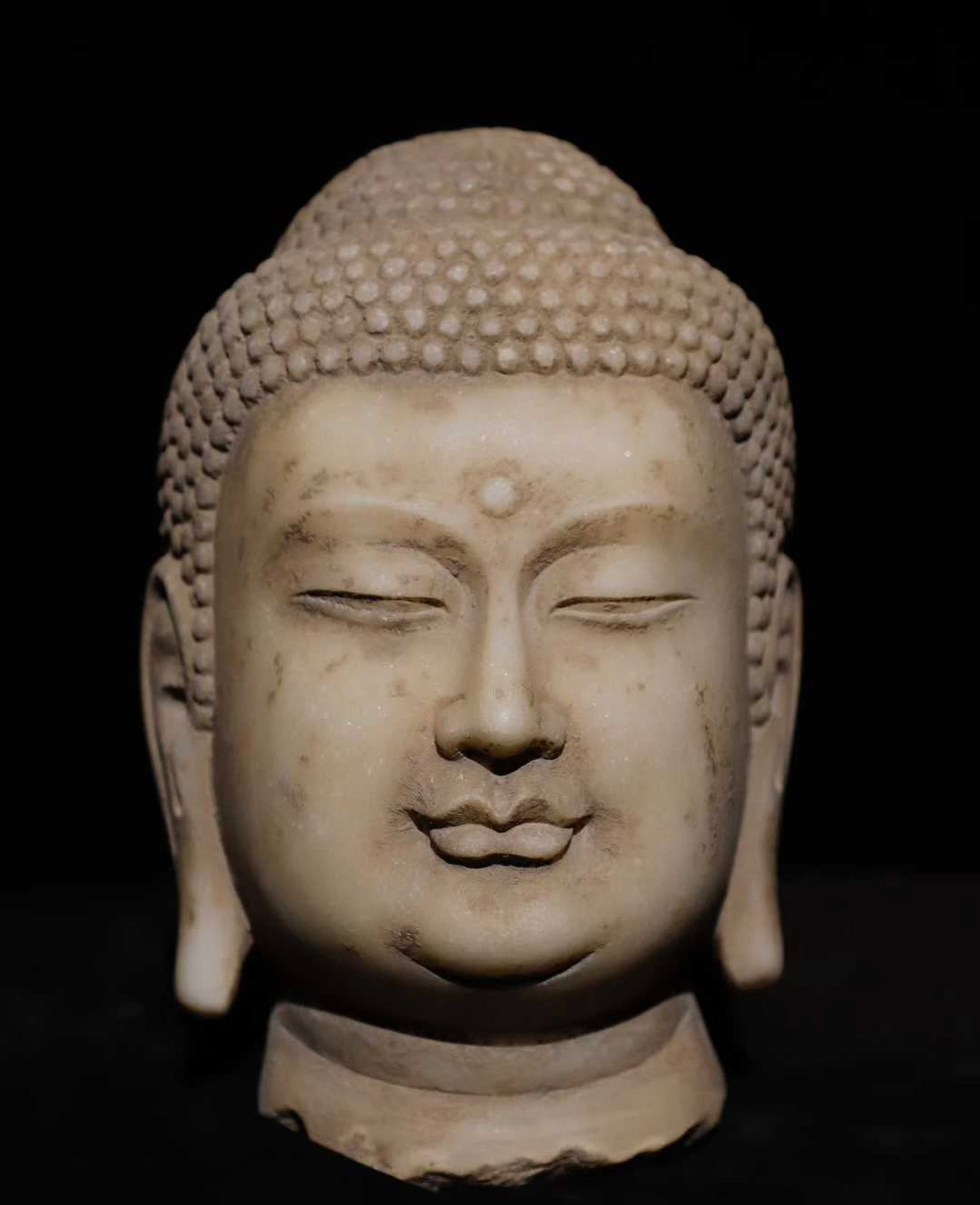 A Solemn Marble Sakyamuni-Head Ornament: A Solemn Marble Sakyamuni-Head Ornament,Tang Dynasty,China,Size:11.8in 汉白玉如来头像摆件,中国唐代