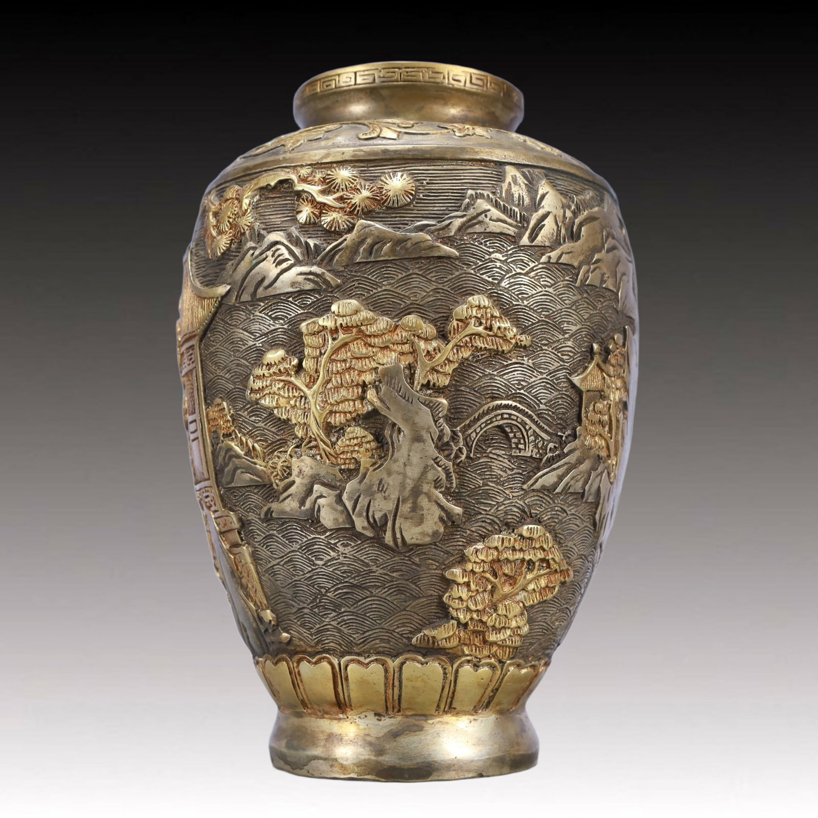 A Rare Gilt Silver Landscape Pattern Vase - 5