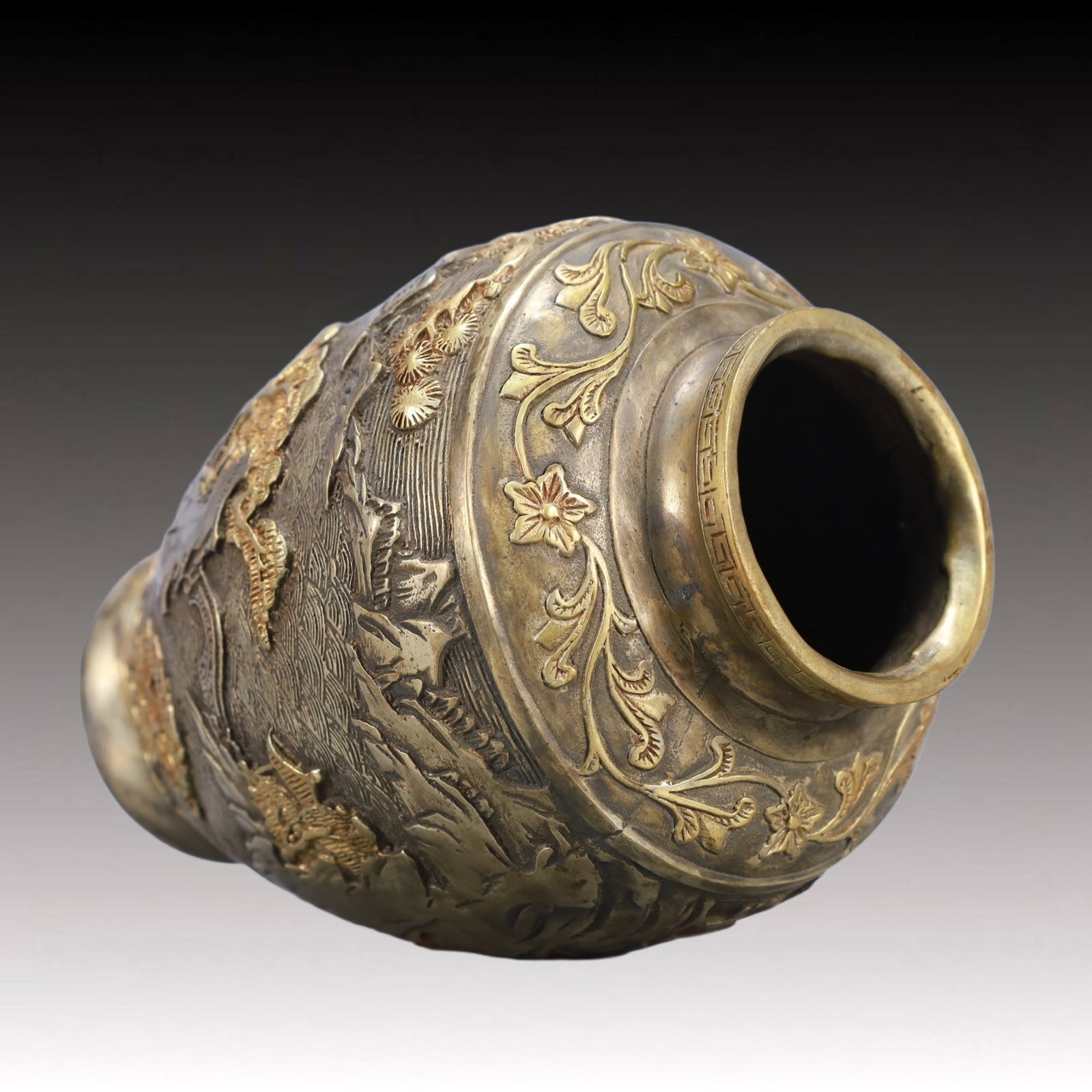 A Rare Gilt Silver Landscape Pattern Vase - 6
