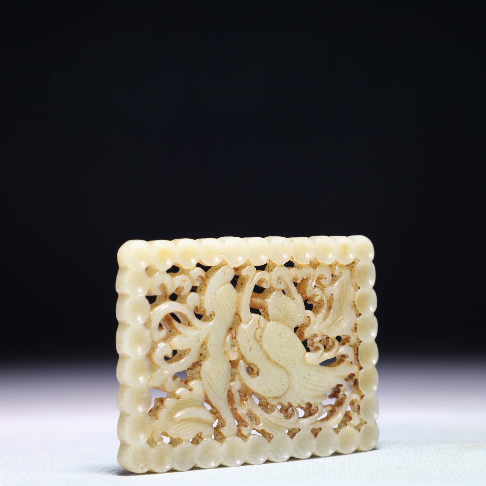 An Exquisite White Jade Beast Pattern Pendant - 3