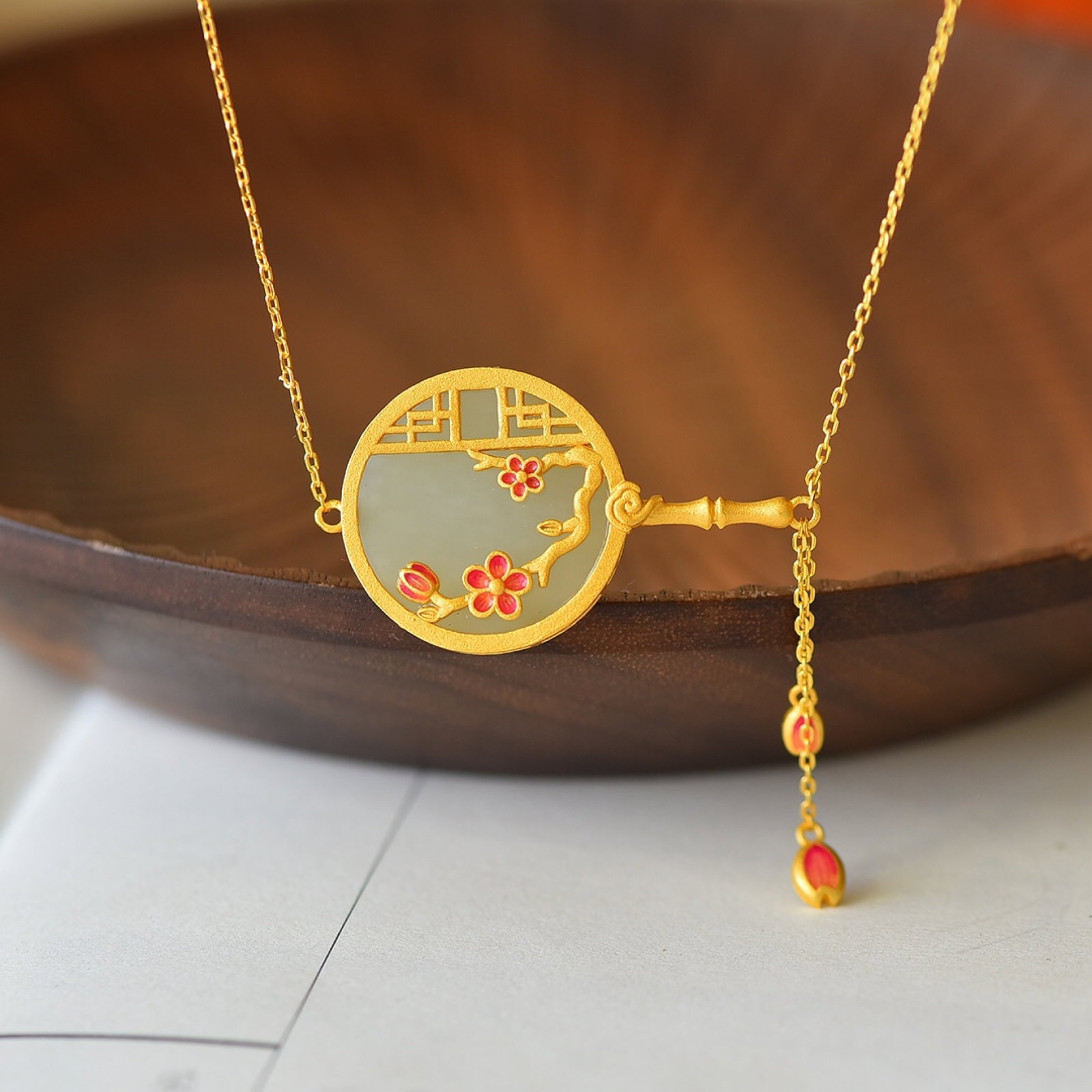 An Exquisite Sterling Silver-Gold Plated Inlaid White Jade Enamel Pendant: An Exquisite Sterling Silver-Gold Plated Inlaid White Jade Enamel Pendant,Size:0.8inx0.8in 纯银镀金镶白玉珐琅吊坠
