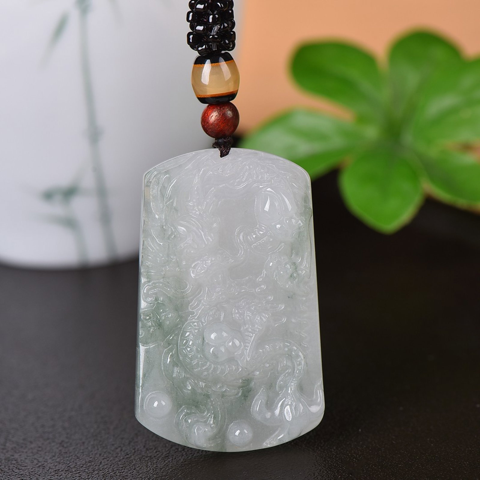 An Exquisite Jadeite Dragon Pattern Pendant: An Exquisite Jadeite Dragon Pattern Pendant,Size:1.3inx1.9in 翡翠龙纹挂件