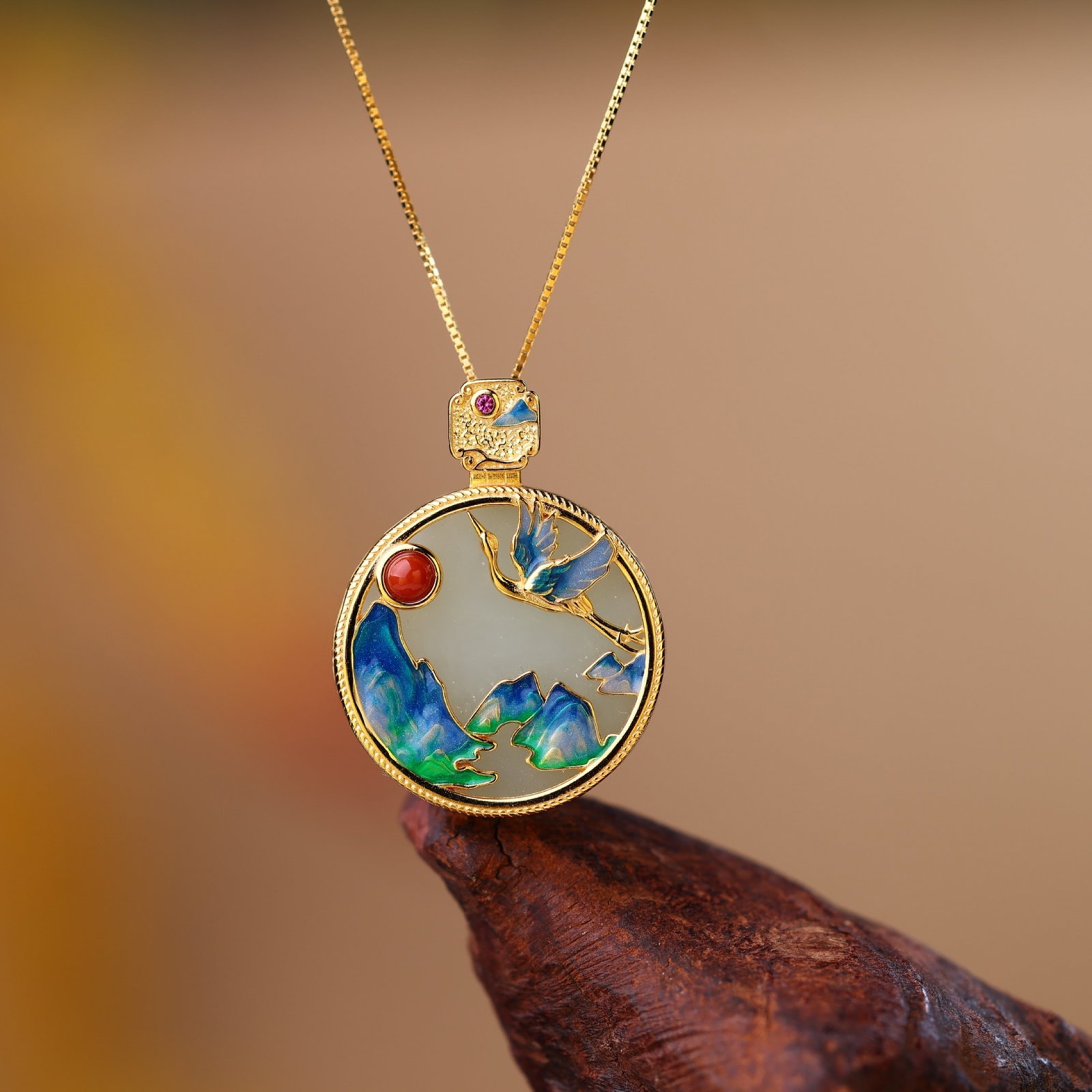 An Exquisite Sterling Silver-Gold Plated Inlaid White Jade Pendant: An Exquisite Sterling Silver-Gold Plated Inlaid White Jade Pendant,Size:0.8inx0.8in 纯银镀金镶白玉吊坠