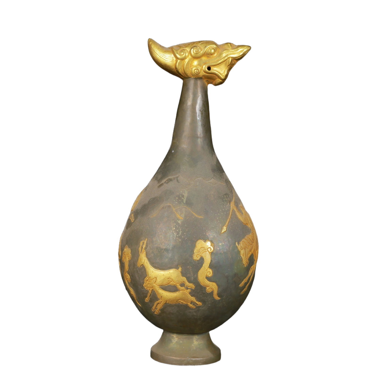 An Exquisite Gilt Silver Figure Pattern Vase: An Exquisite Gilt Silver Figure Pattern Vase,Tang Dynasty,China,Zhenguan Four-Character Mark,Size:3.9inx9.4in,Weight:150g 银鎏金人物纹瓶,中国Ù