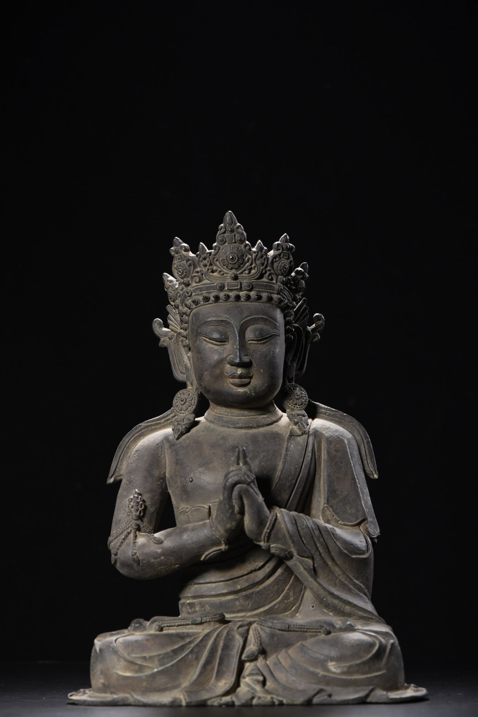 An Exquisite Bronze Statue of Sakyamuni: An Exquisite Bronze Statue of Sakyamuni,Qing Dynasty,China,Size:13.4inx9.4inx6.7in,Weight:7585g 紫铜如来像,中国清代