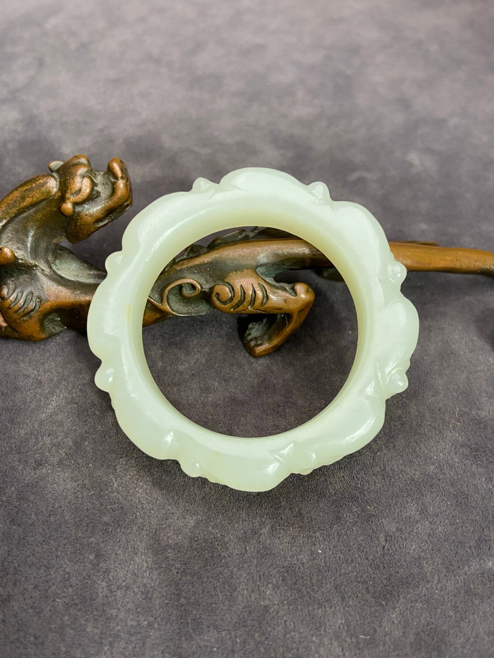 An Exquisite White Jade Cicada Pattern Pendant: An Exquisite White Jade Cicada Pattern Pendant,Qing Dynasty,China,Size:1.5inx0.5in,Weight:35g 白玉蝉纹挂件,中国清代