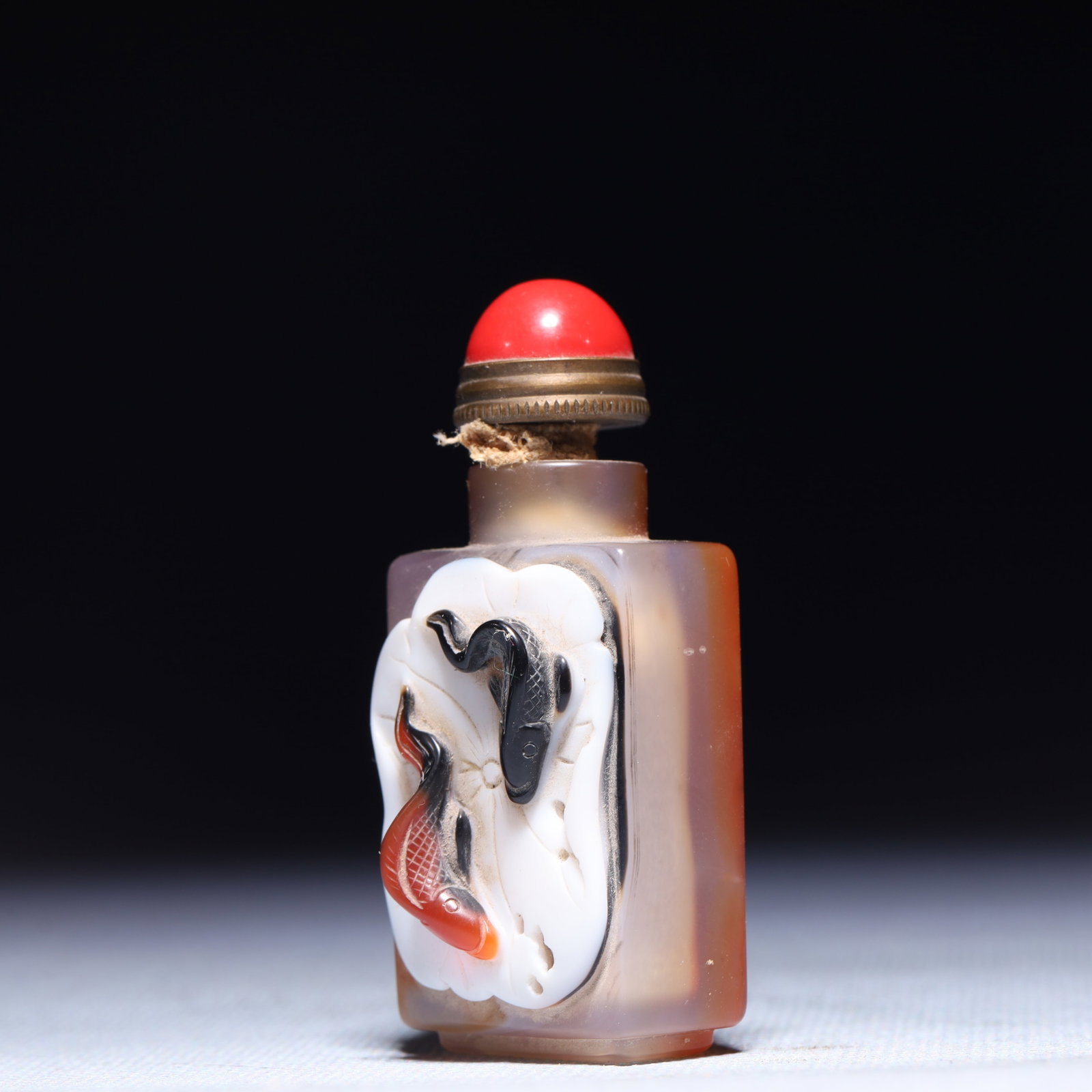 An Exquisite Agate Fish Pattern Snuff Bottle - 2