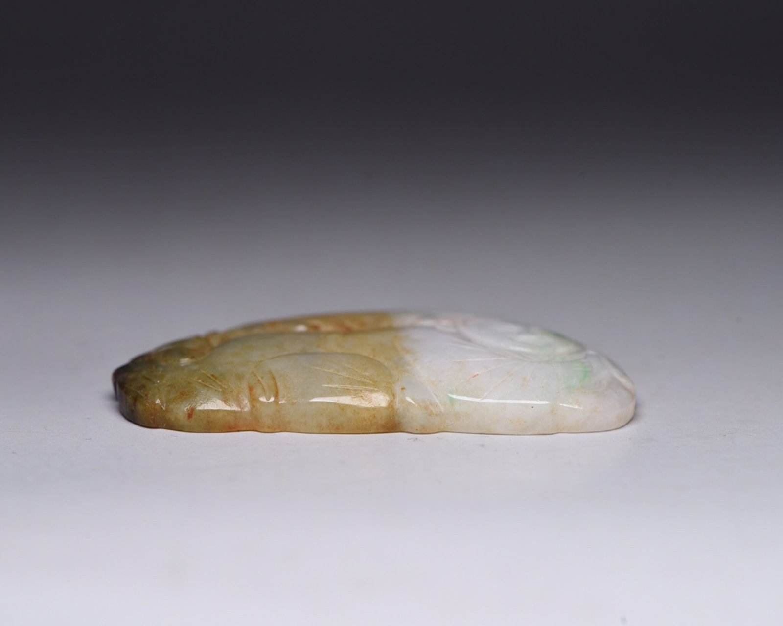 An Exquisite Jadeite Figure Pattern Pendant - 3