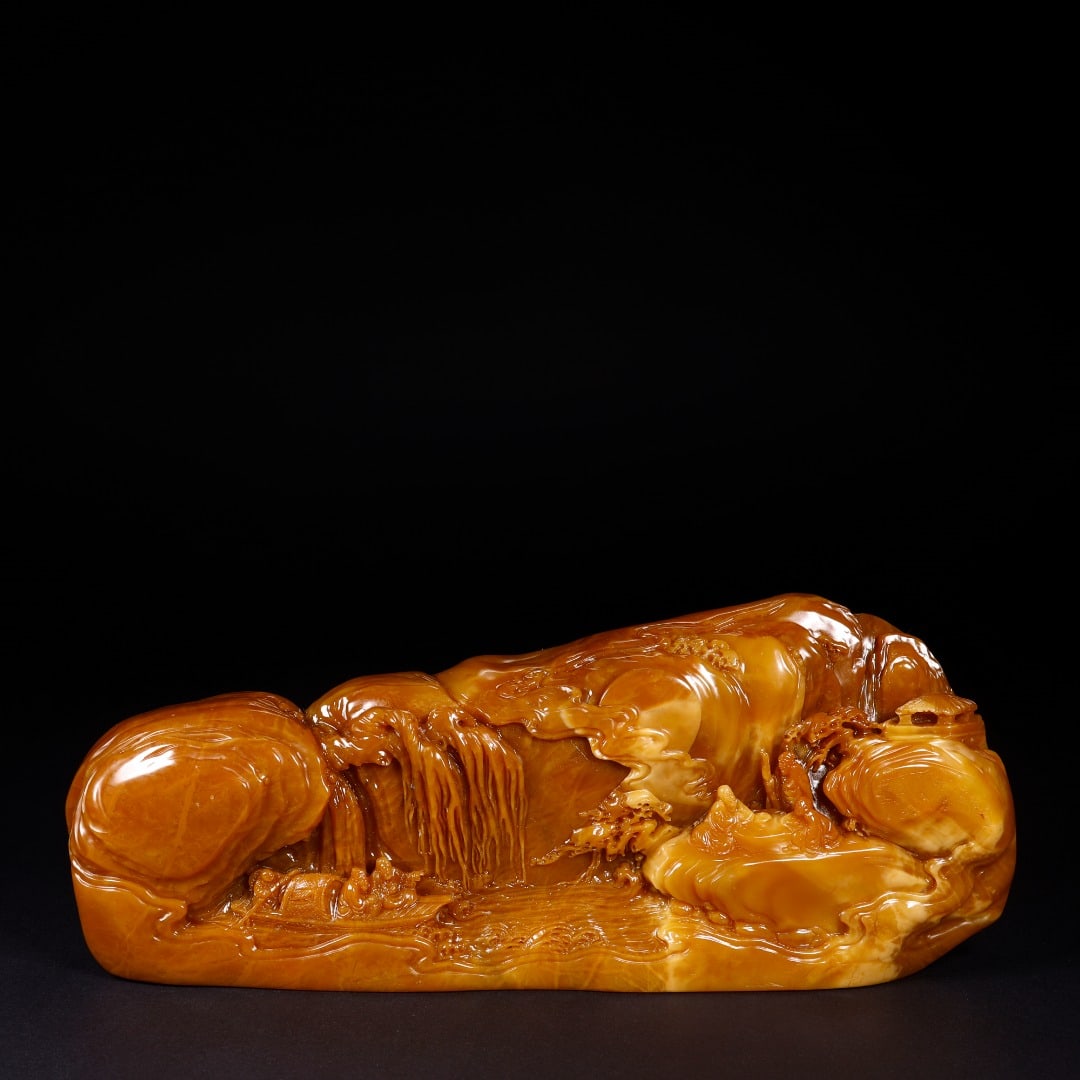 An Exquisite Tianhuang Stone Landscape and Figure Pattern Ornament,With Poem: An Exquisite Tianhuang Stone Landscape and Figure Pattern Ornament,With Poem,Qing Dynasty, China,Youzhu MarkSize:9.6inx1.6inx3.9in,Weight:1662g田黄石山水人物&