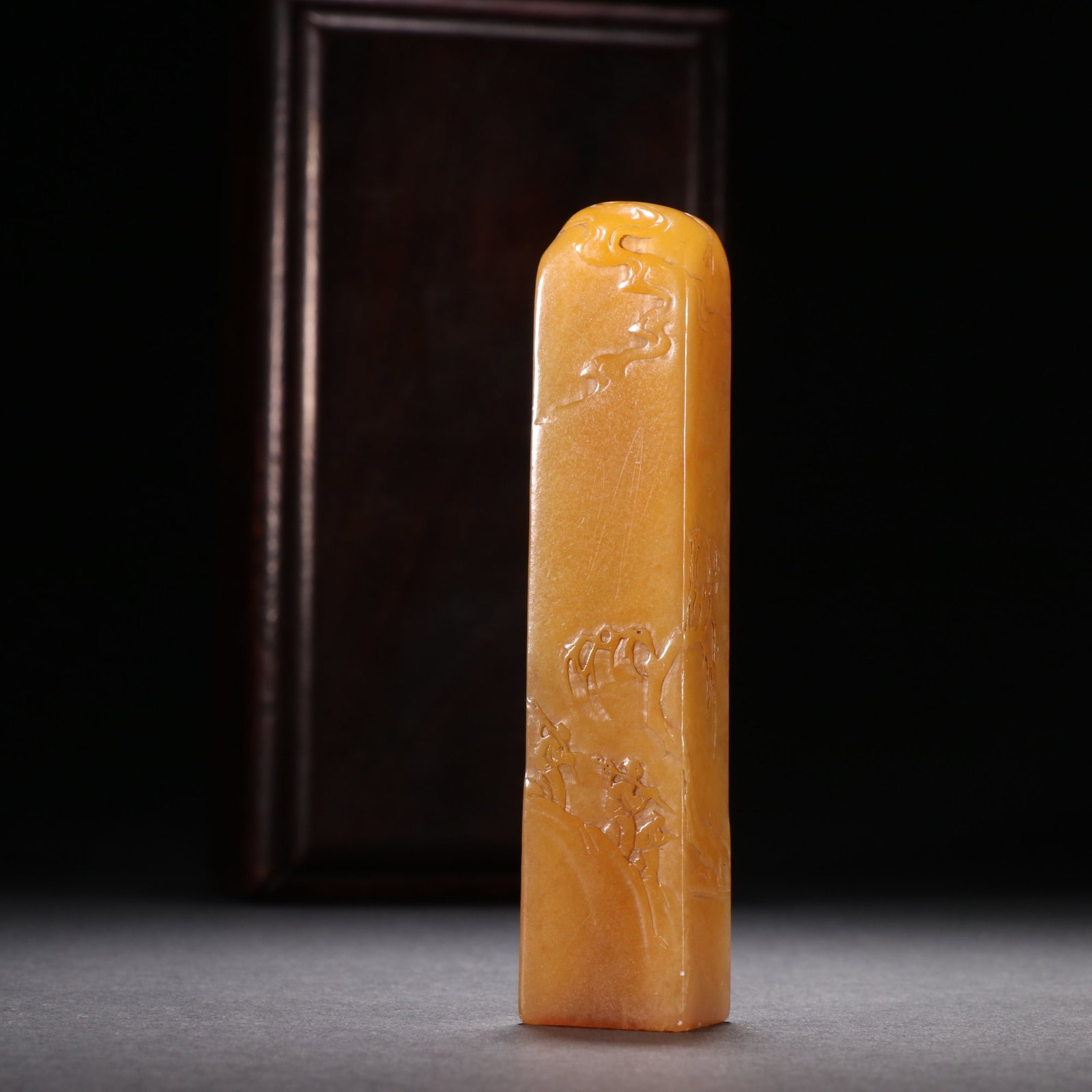 An Exquisite Tianhuang Stone Landscape and Figure Pattern Seal: An Exquisite Tianhuang Stone Landscape and Figure Pattern Seal,Qing Dynasty,China,Size:3.4inx0.7inx0.6in,Weight:57g田黄石山水人物纹印章,