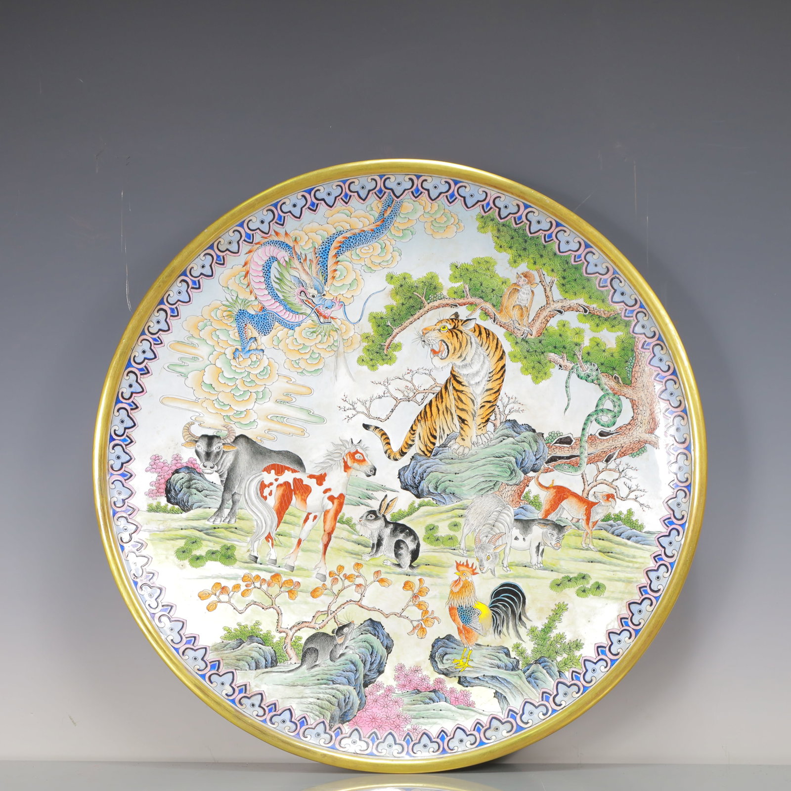 A Exquisite Coppery Enamel Auspicious Beast Pattern Flower and Butterfly Pattern Landscape and: A Exquisite Coppery Enamel Auspicious Beast Pattern Flower and Butterfly Pattern Landscape and Figure Pattern Plate Qing Dynasty, China Qianlong Four-character Mark Size:15.2inx1.8in Weight:1900gŽ