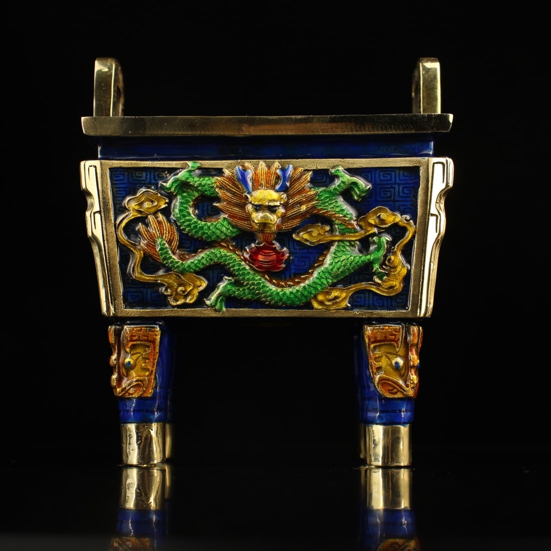 An Exquisite Cloisonne Auspicious Cloud and Dragon Pattern Double-Ears Four Legs Censer: An Exquisite Cloisonne Auspicious Cloud and Dragon Pattern Double-Ears Four Legs Censer,Ming Dynasty, China,Xuande Six-character Mark,Size:6.1inx5.1in,Weight:968g景泰蓝祥ߛ